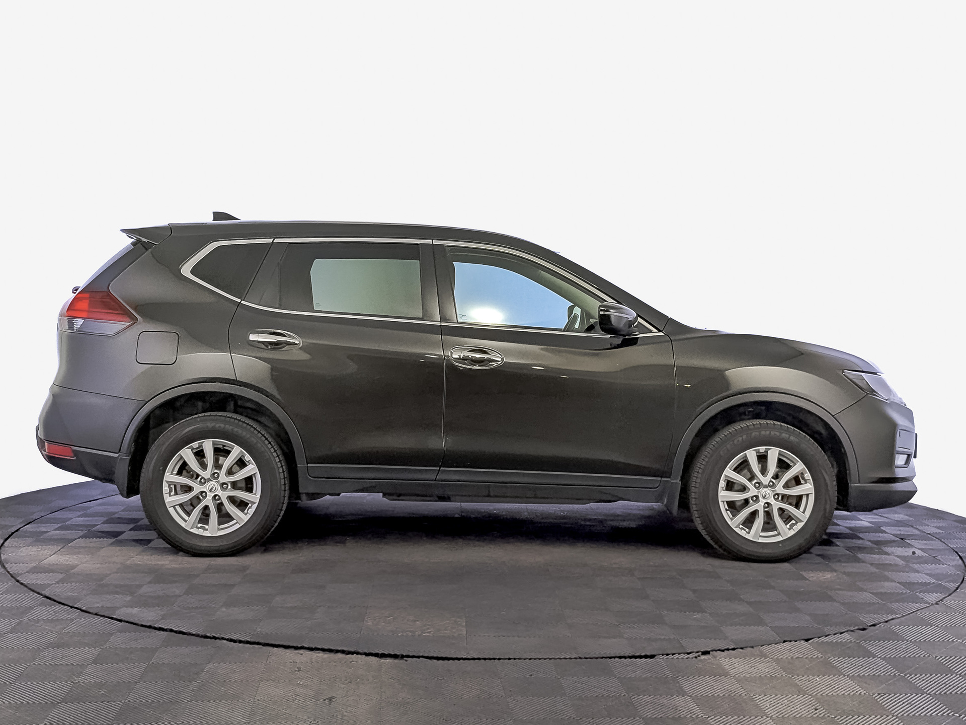 NISSAN X-Trail 2.00 (144 л.с), автомат, 2021, пробег 131 000 км