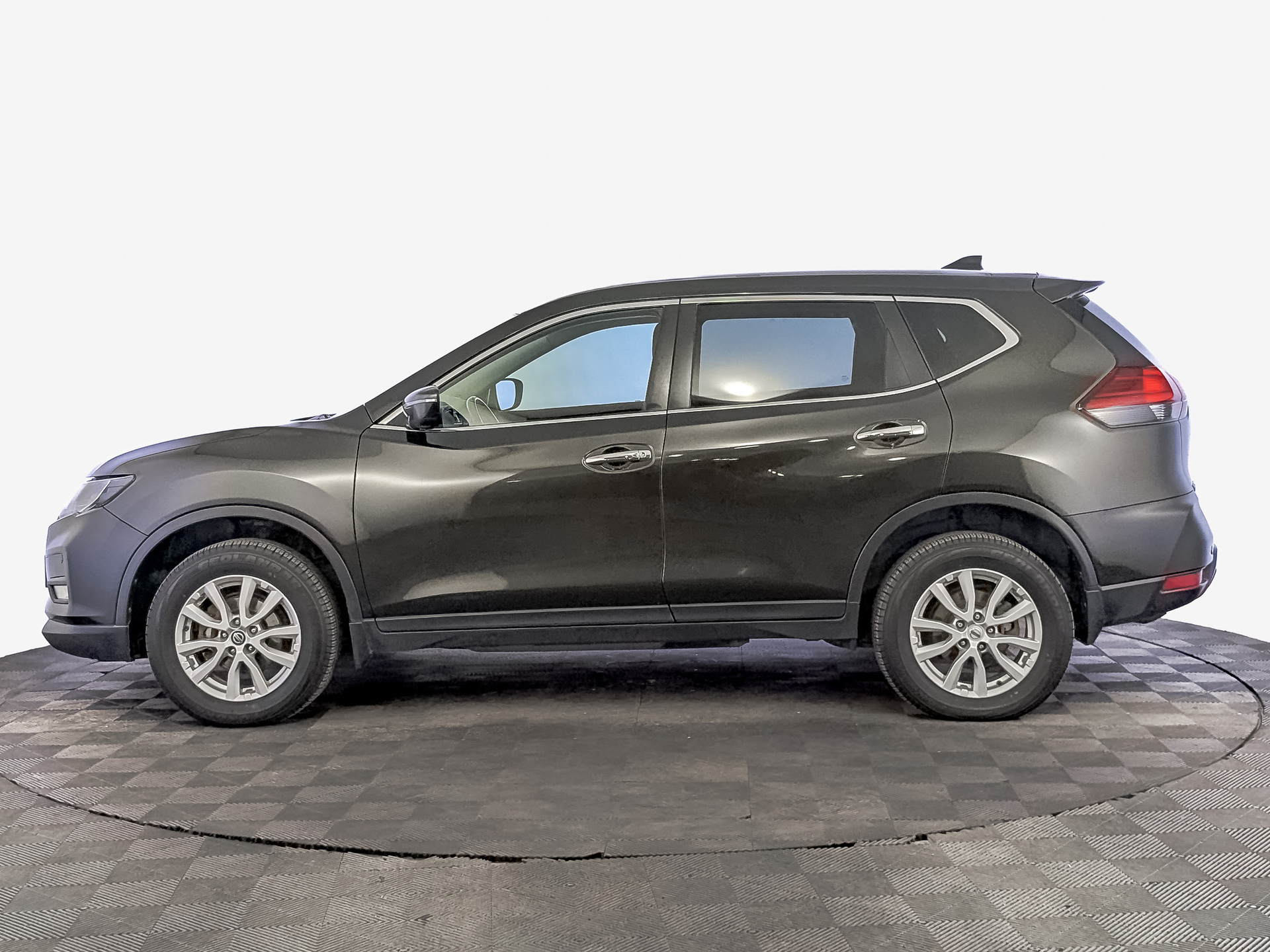 NISSAN X-Trail 2.00 (144 л.с), автомат, 2021, пробег 131 000 км