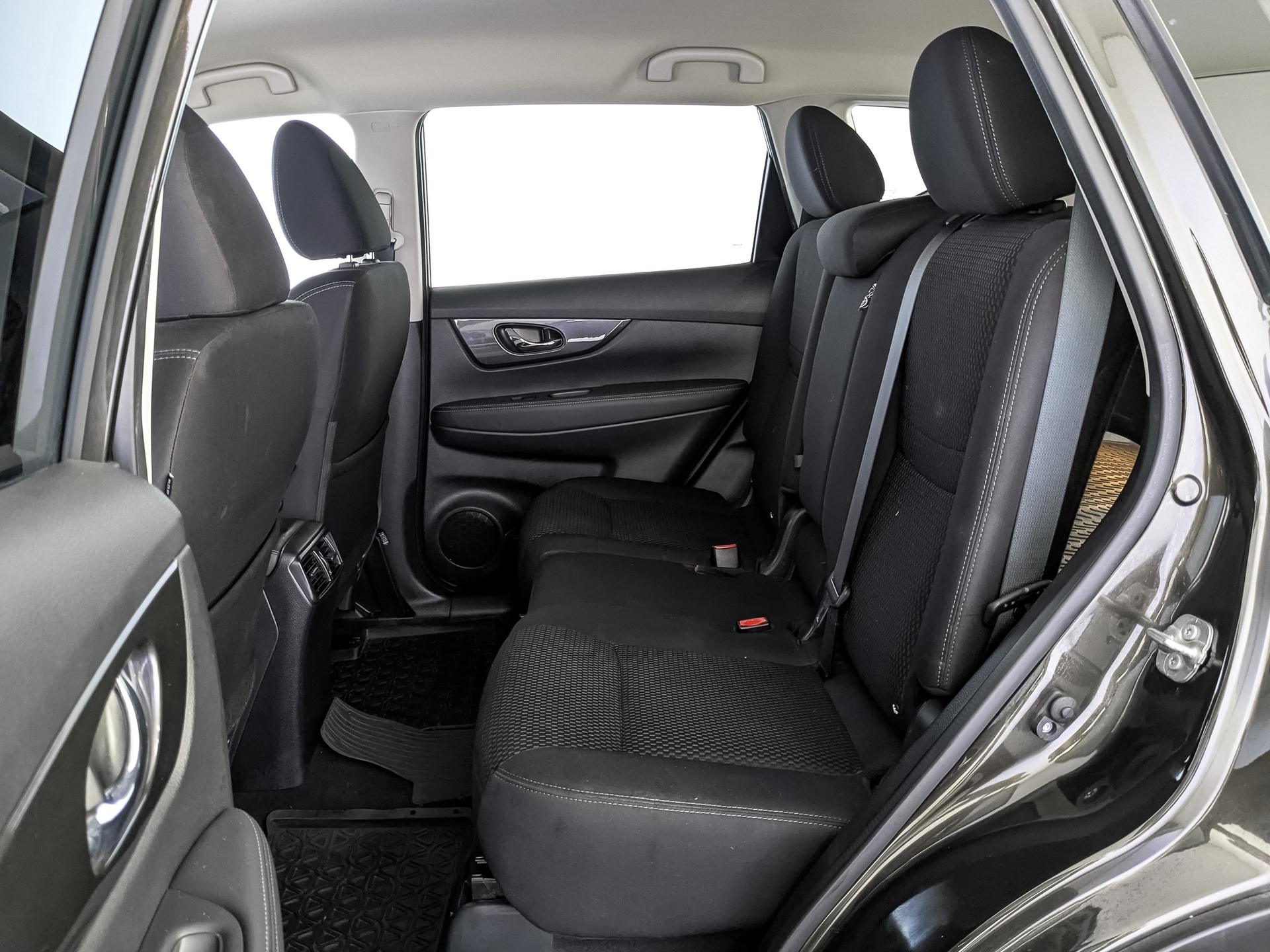 NISSAN X-Trail 2.00 (144 л.с), автомат, 2021, пробег 131 000 км
