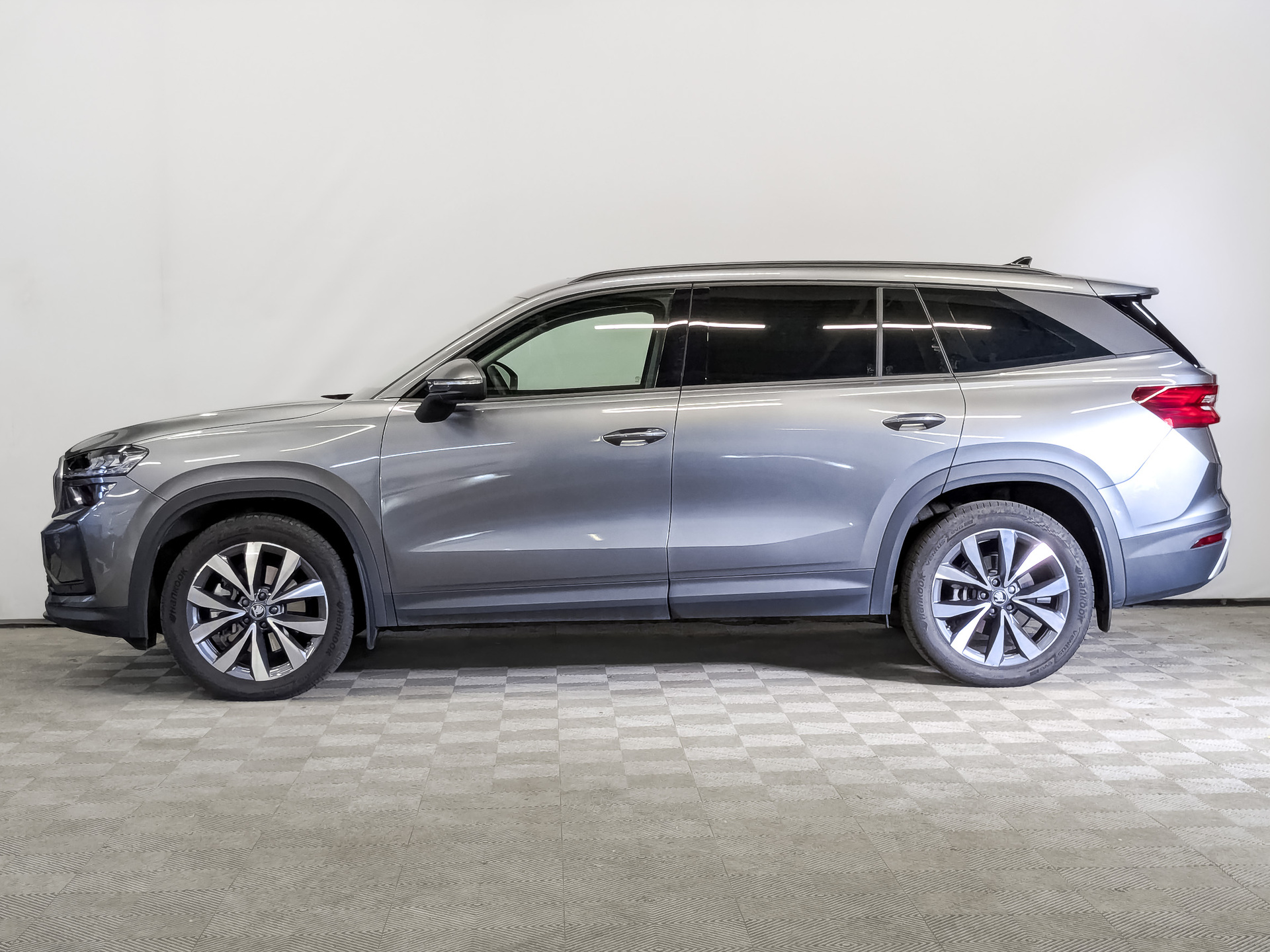SKODA Kodiaq 2.00 (190 л.с), автомат, 2025, пробег 4 232 км