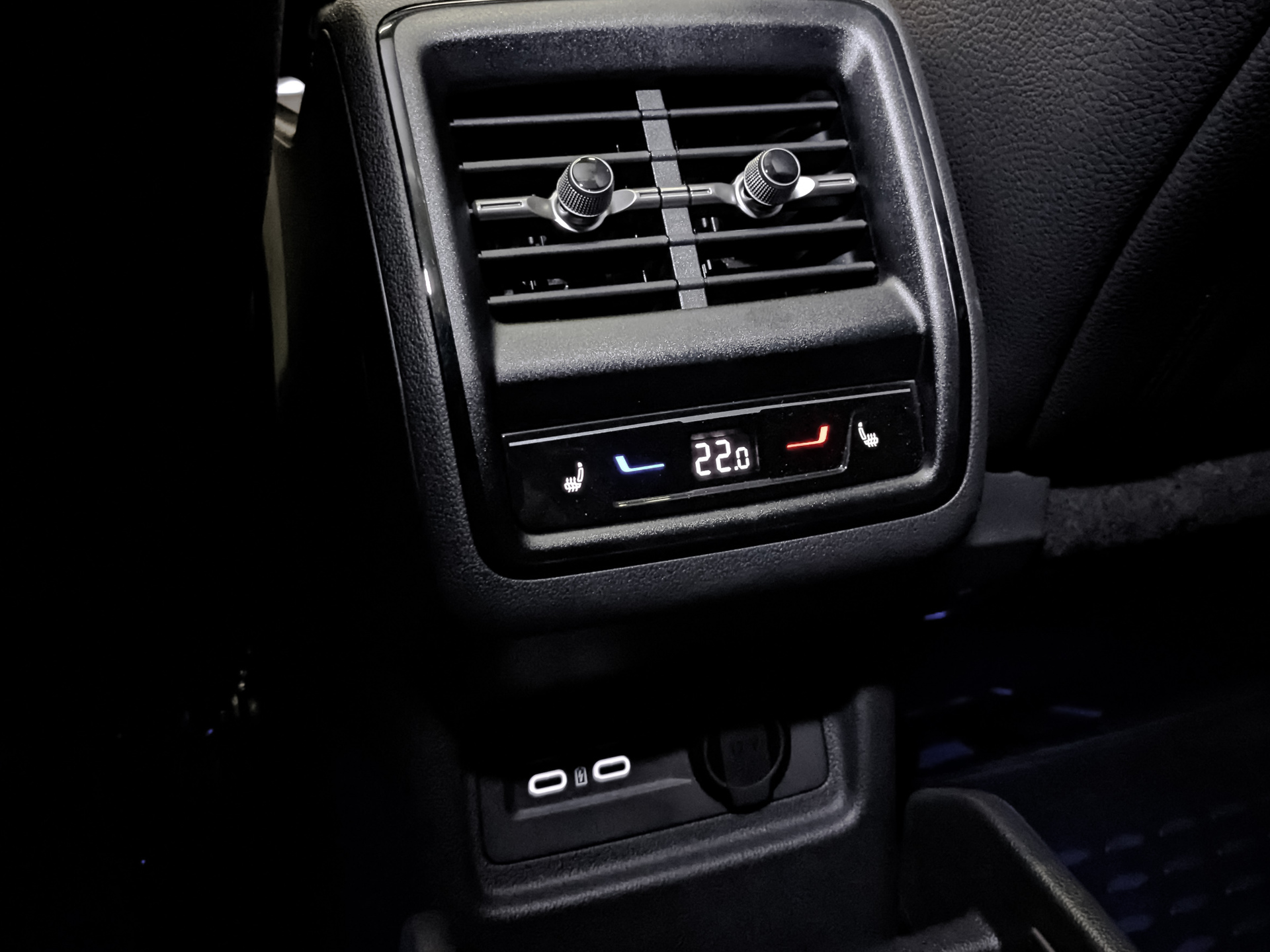 SKODA Kodiaq 2.00 (190 л.с), автомат, 2025, пробег 4 232 км