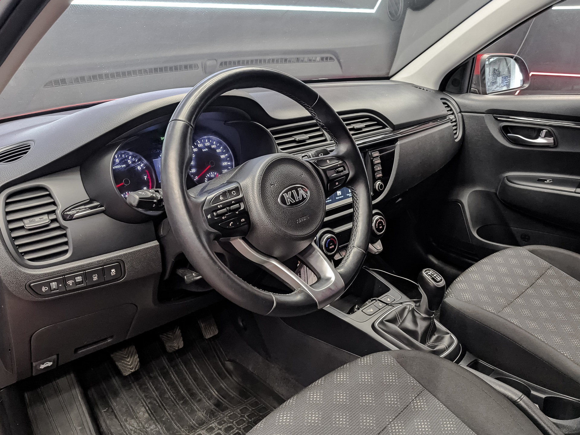 KIA Rio 1.60 (123 л.с), механическая, 2017, пробег 73 773 км