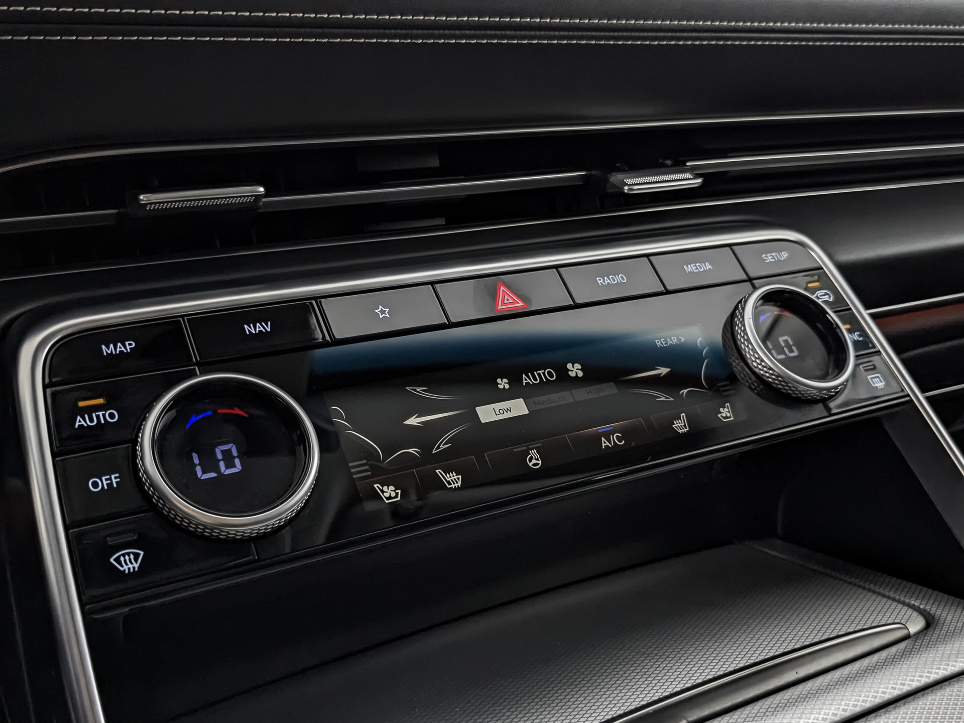 GENESIS GV80 3.00 (249 л.с), автомат, 2021, пробег 91 500 км