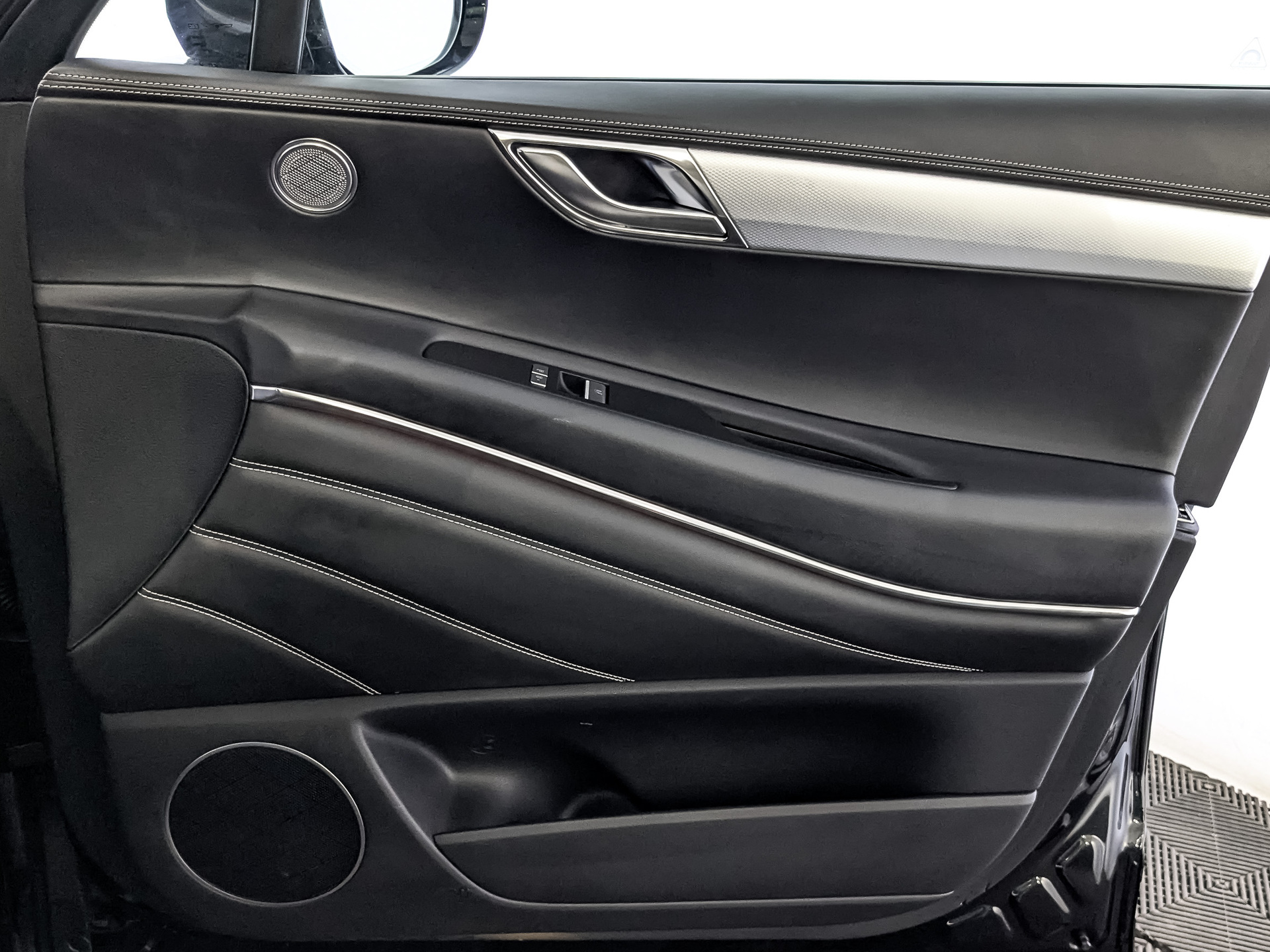 GENESIS GV80 3.00 (249 л.с), автомат, 2021, пробег 91 500 км