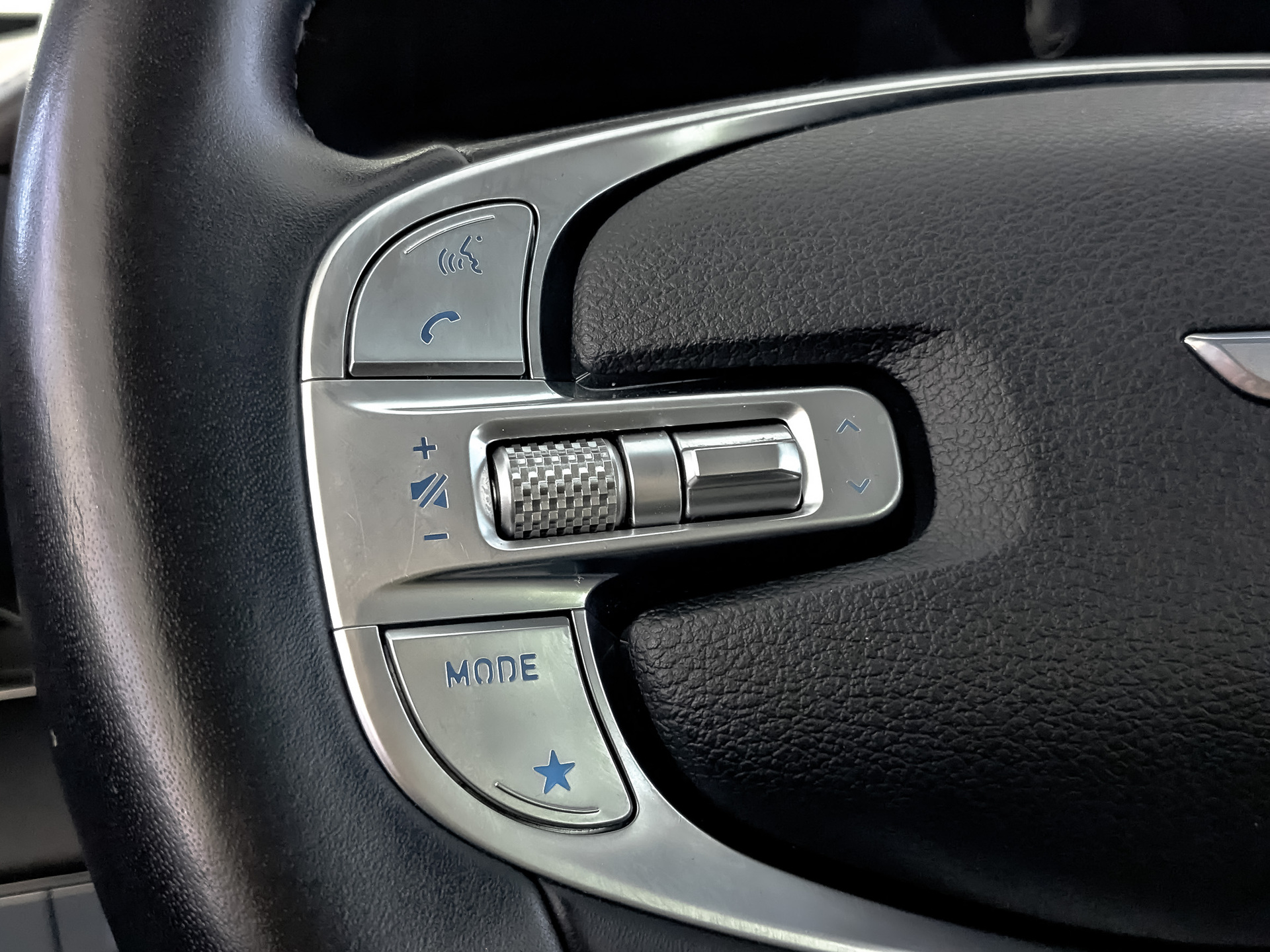 GENESIS GV80 3.00 (249 л.с), автомат, 2021, пробег 91 500 км