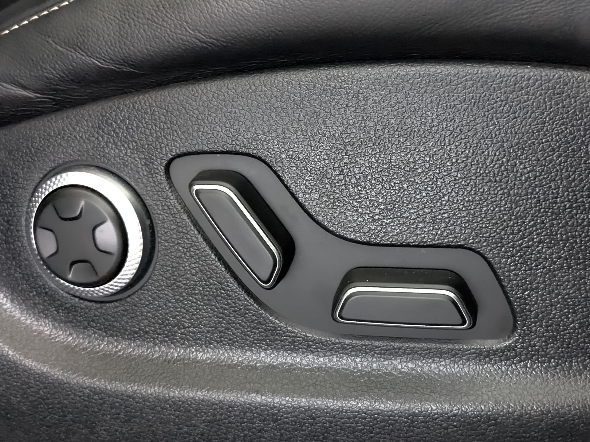 GENESIS GV80 3.00 (249 л.с), автомат, 2021, пробег 91 500 км