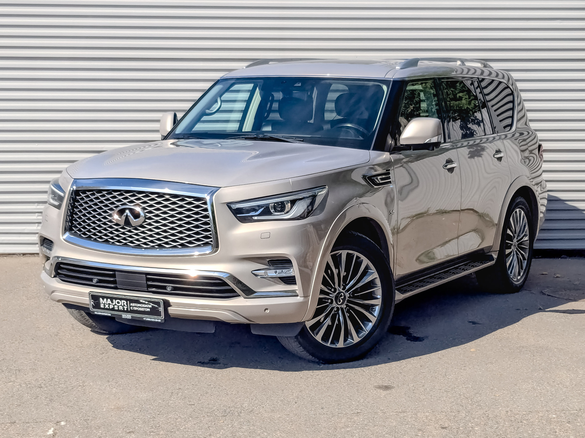 INFINITI QX80 5.60 (405 л.с), автомат, 2019, пробег 137 388 км