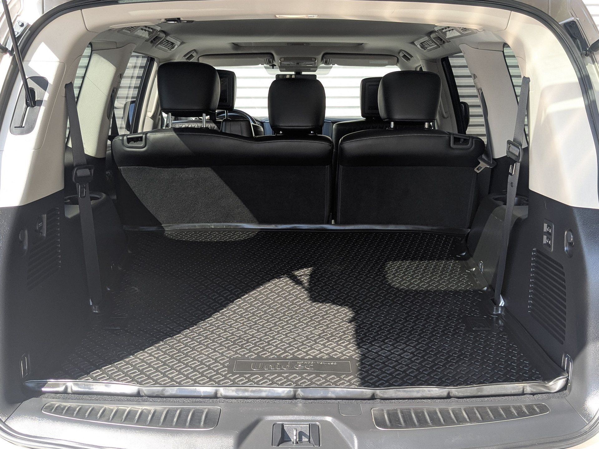 INFINITI QX80 5.60 (405 л.с), автомат, 2019, пробег 137 388 км
