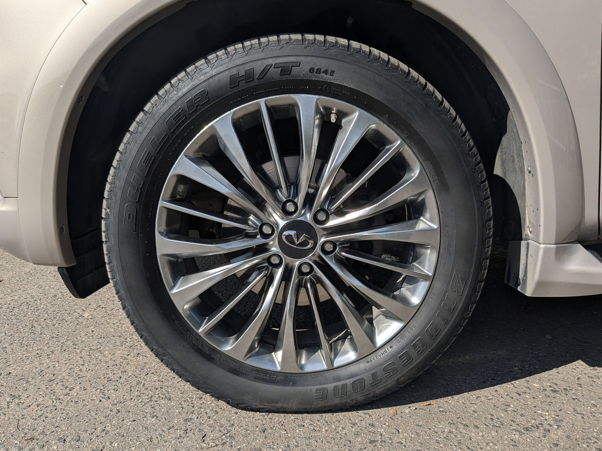 INFINITI QX80 5.60 (405 л.с), автомат, 2019, пробег 137 388 км