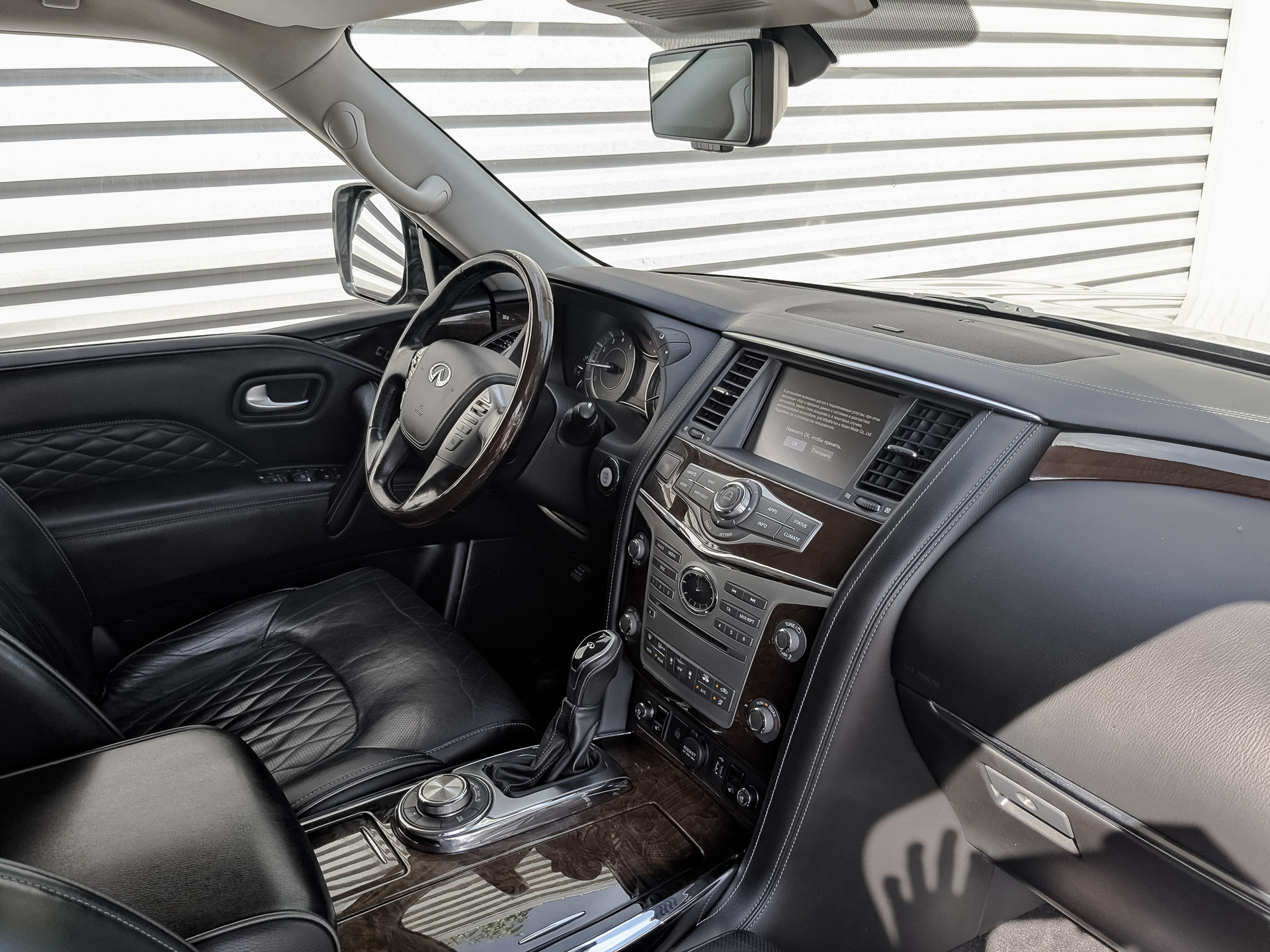 INFINITI QX80 5.60 (405 л.с), автомат, 2019, пробег 137 388 км