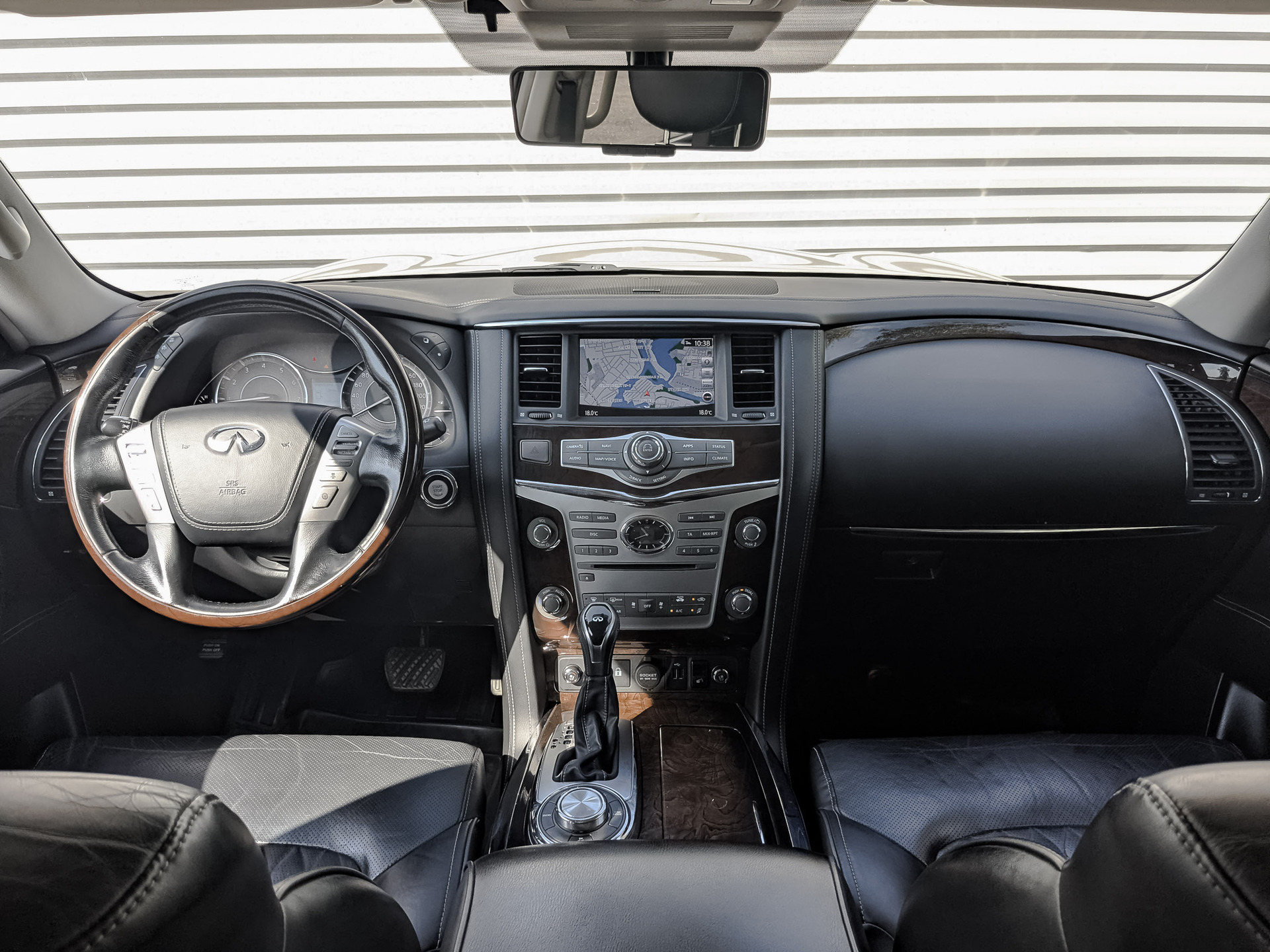 INFINITI QX80 5.60 (405 л.с), автомат, 2019, пробег 137 388 км