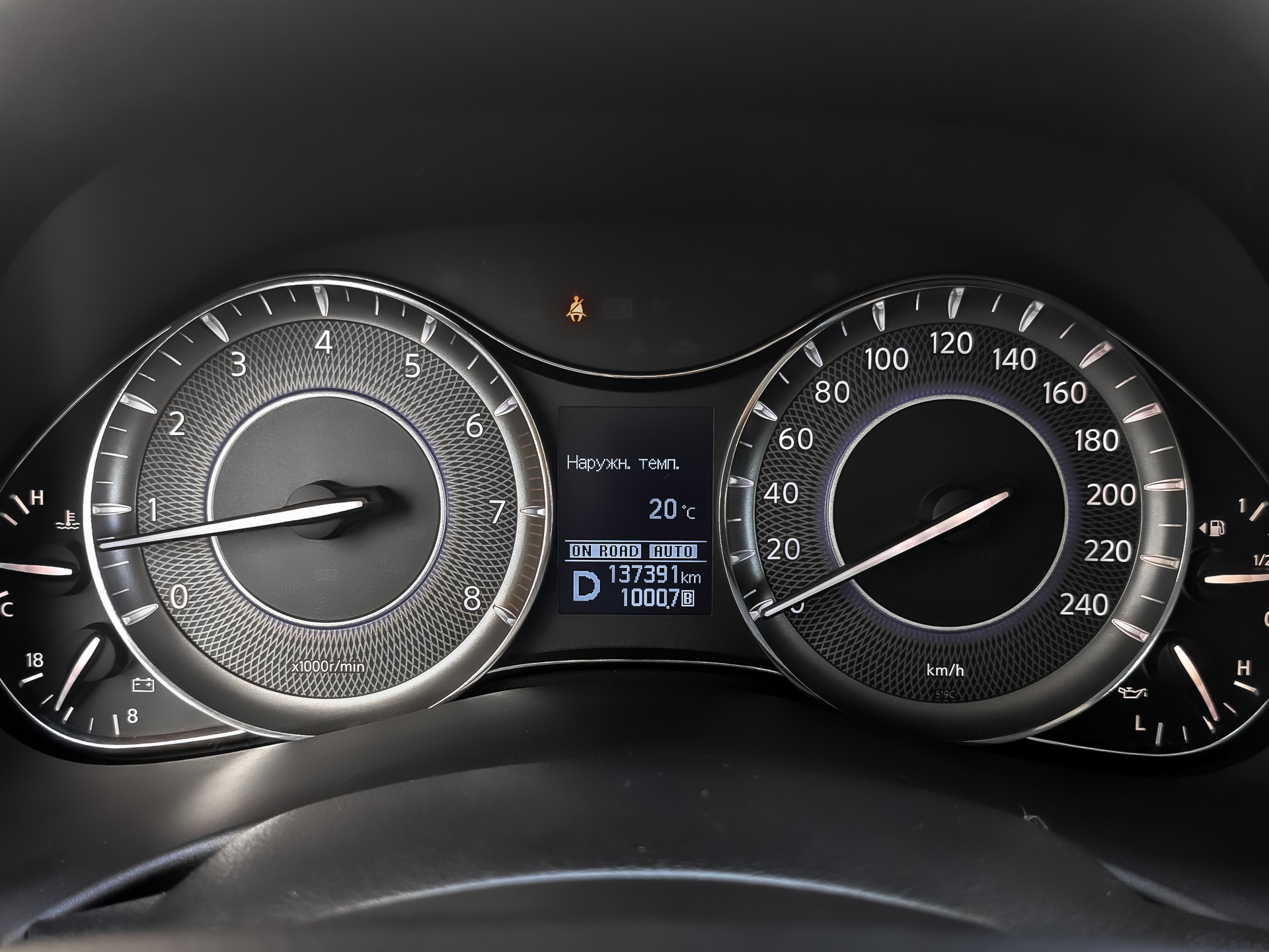 INFINITI QX80 5.60 (405 л.с), автомат, 2019, пробег 137 388 км