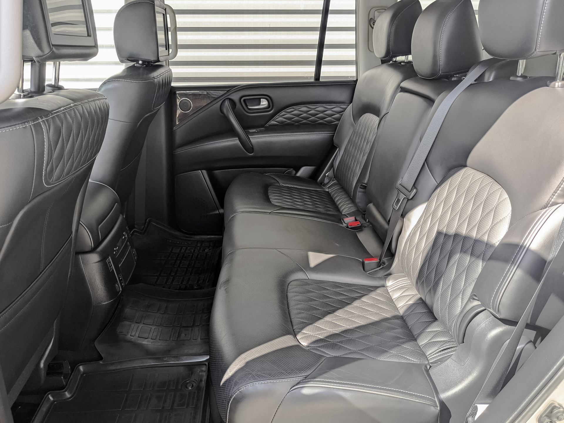 INFINITI QX80 5.60 (405 л.с), автомат, 2019, пробег 137 388 км