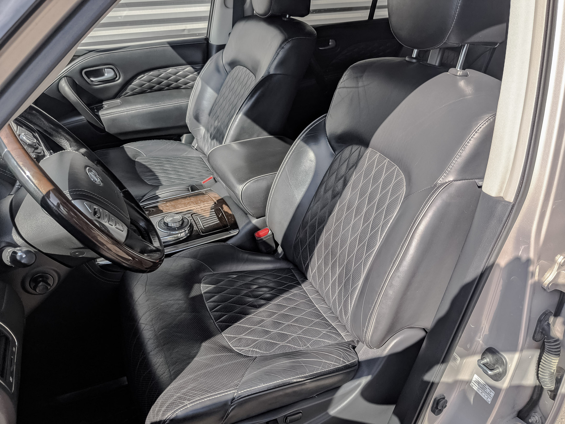INFINITI QX80 5.60 (405 л.с), автомат, 2019, пробег 137 388 км