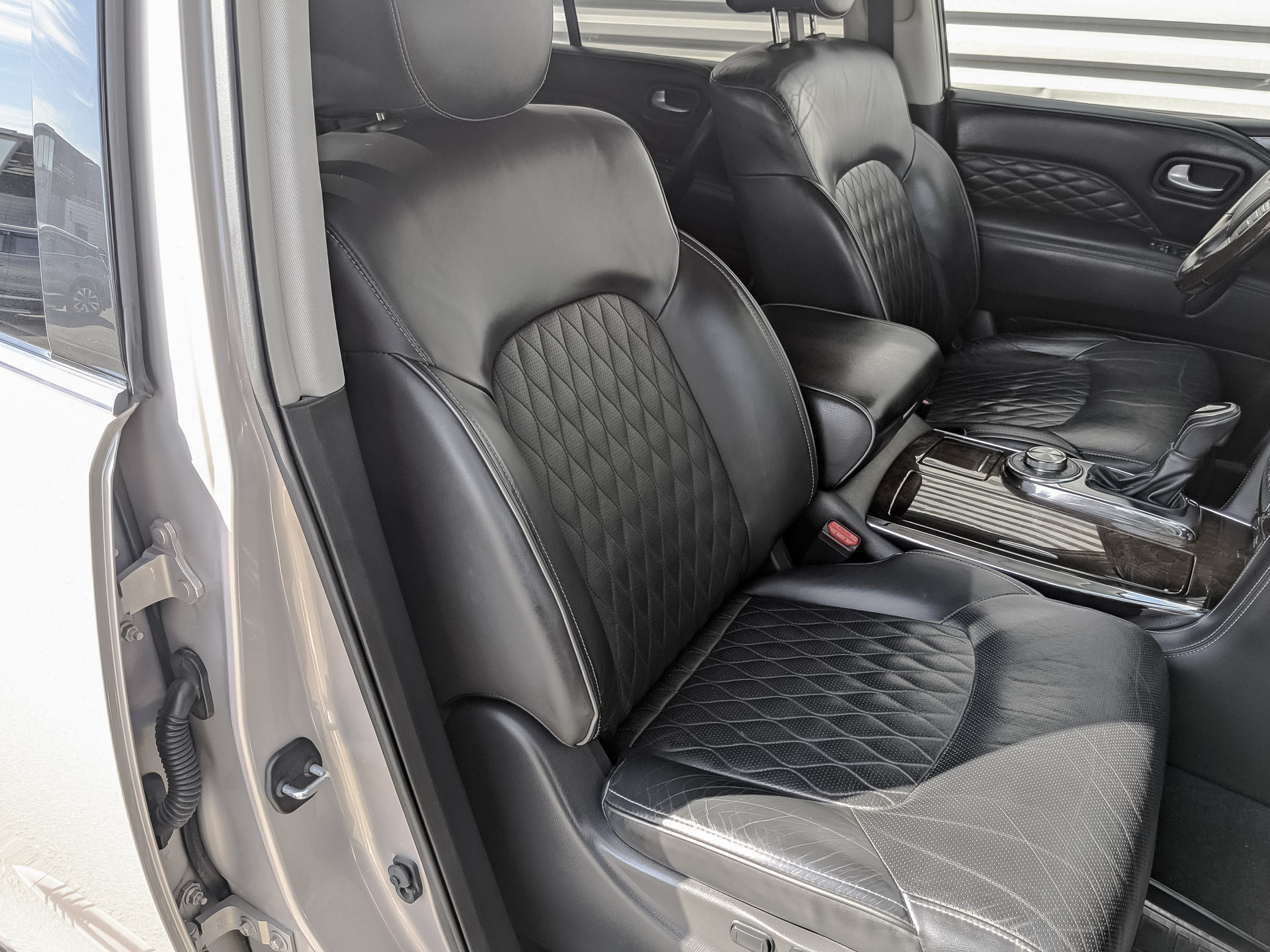 INFINITI QX80 5.60 (405 л.с), автомат, 2019, пробег 137 388 км