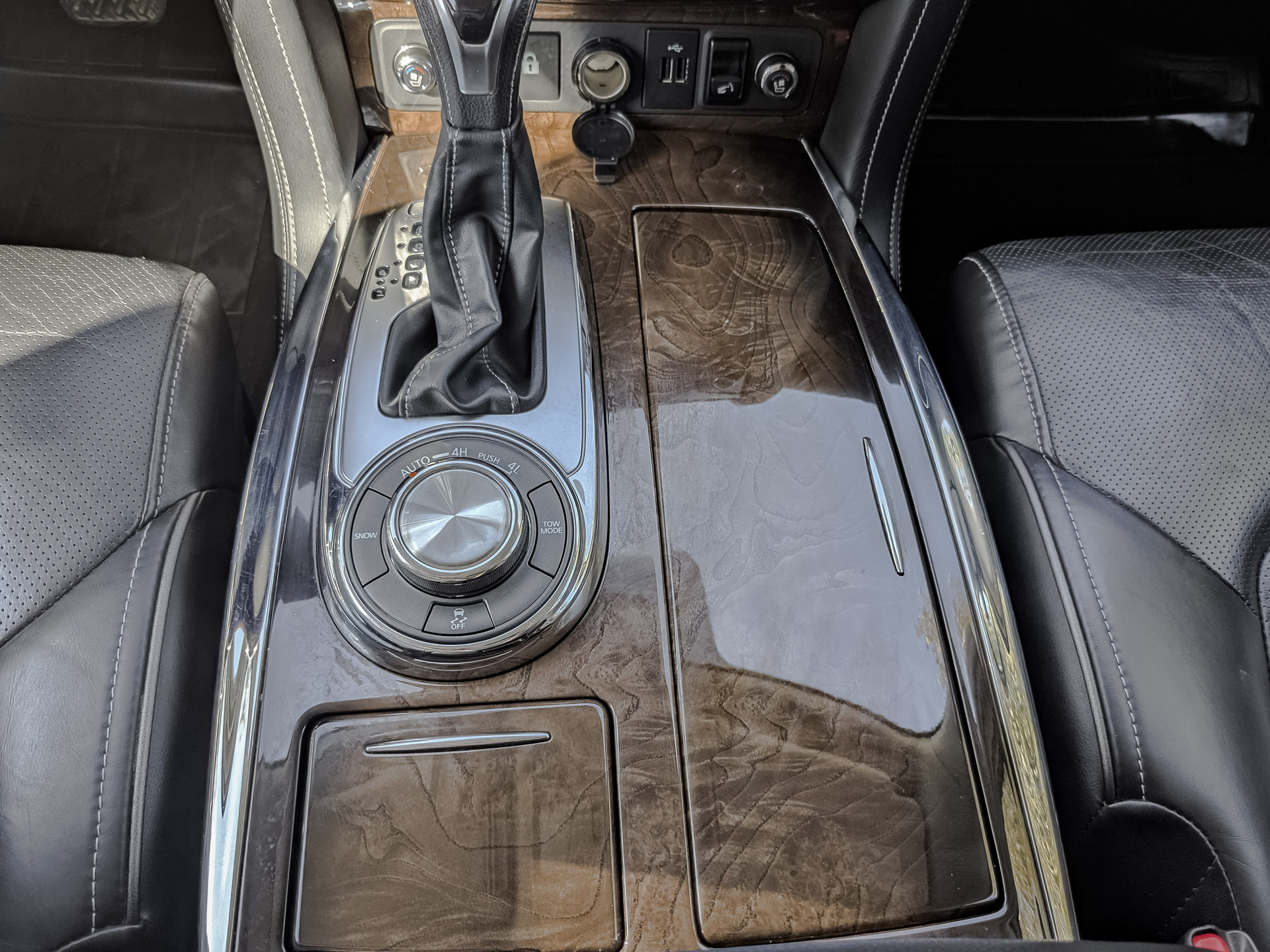 INFINITI QX80 5.60 (405 л.с), автомат, 2019, пробег 137 388 км