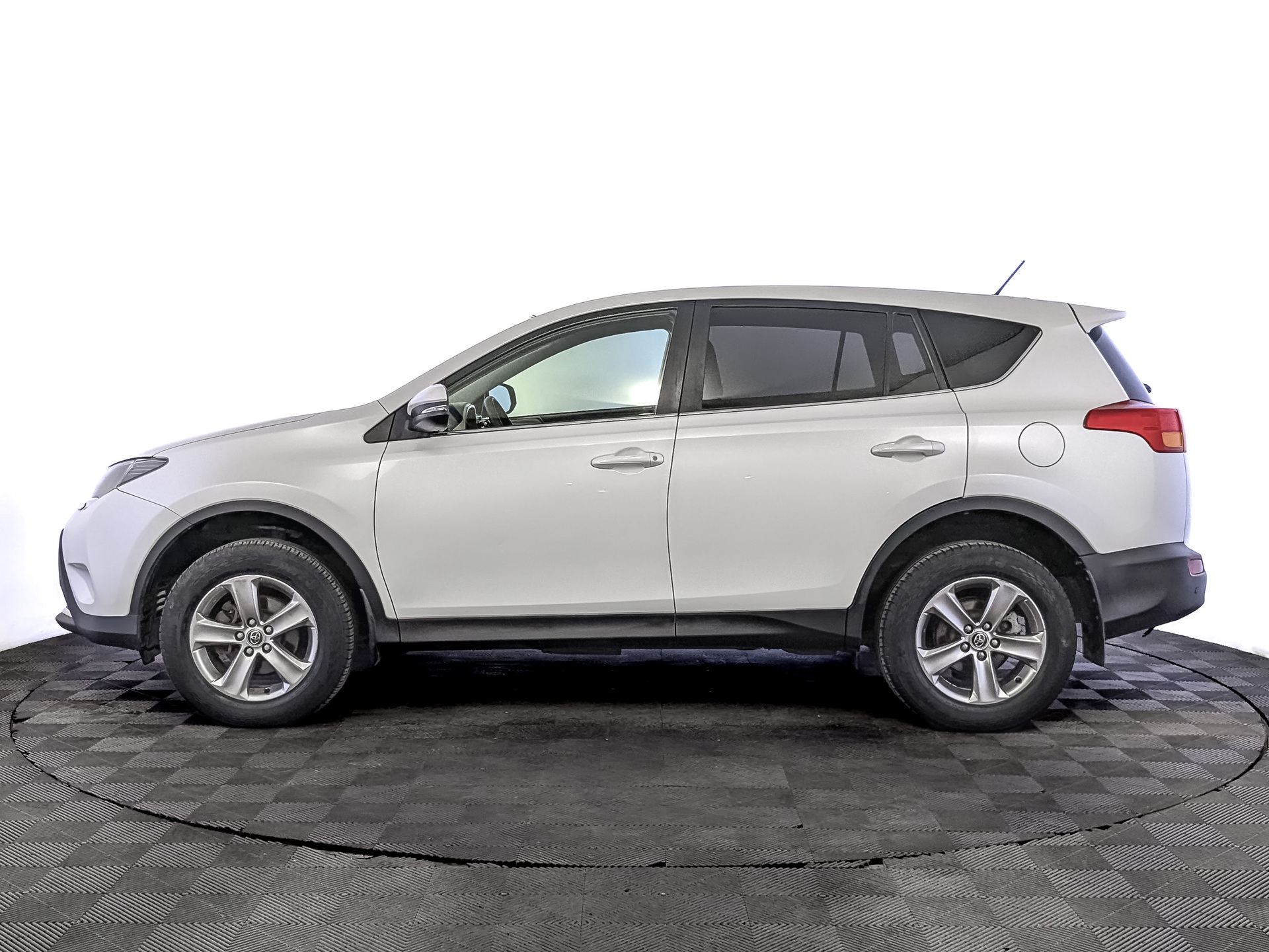 TOYOTA Rav-4 2.00 (146 л.с), автомат, 2015, пробег 180 630 км