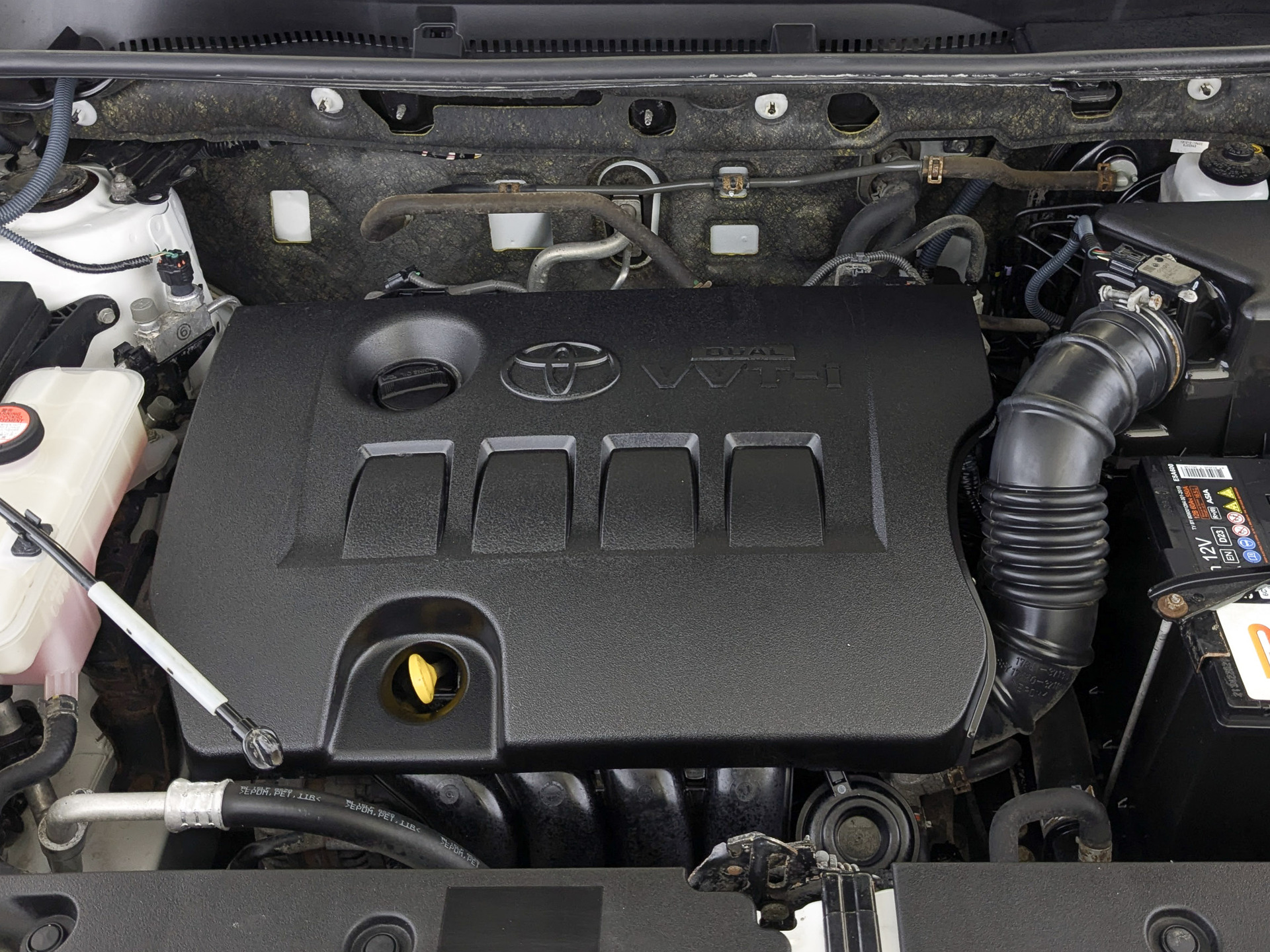 TOYOTA Rav-4 2.00 (146 л.с), автомат, 2015, пробег 180 630 км