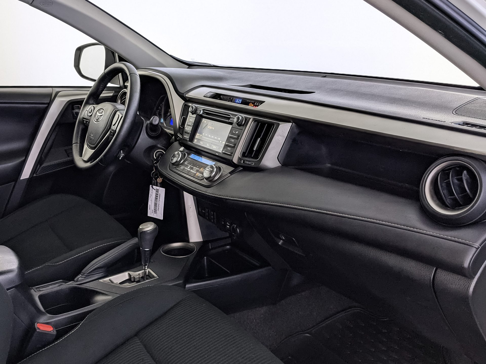 TOYOTA Rav-4 2.00 (146 л.с), автомат, 2015, пробег 180 630 км