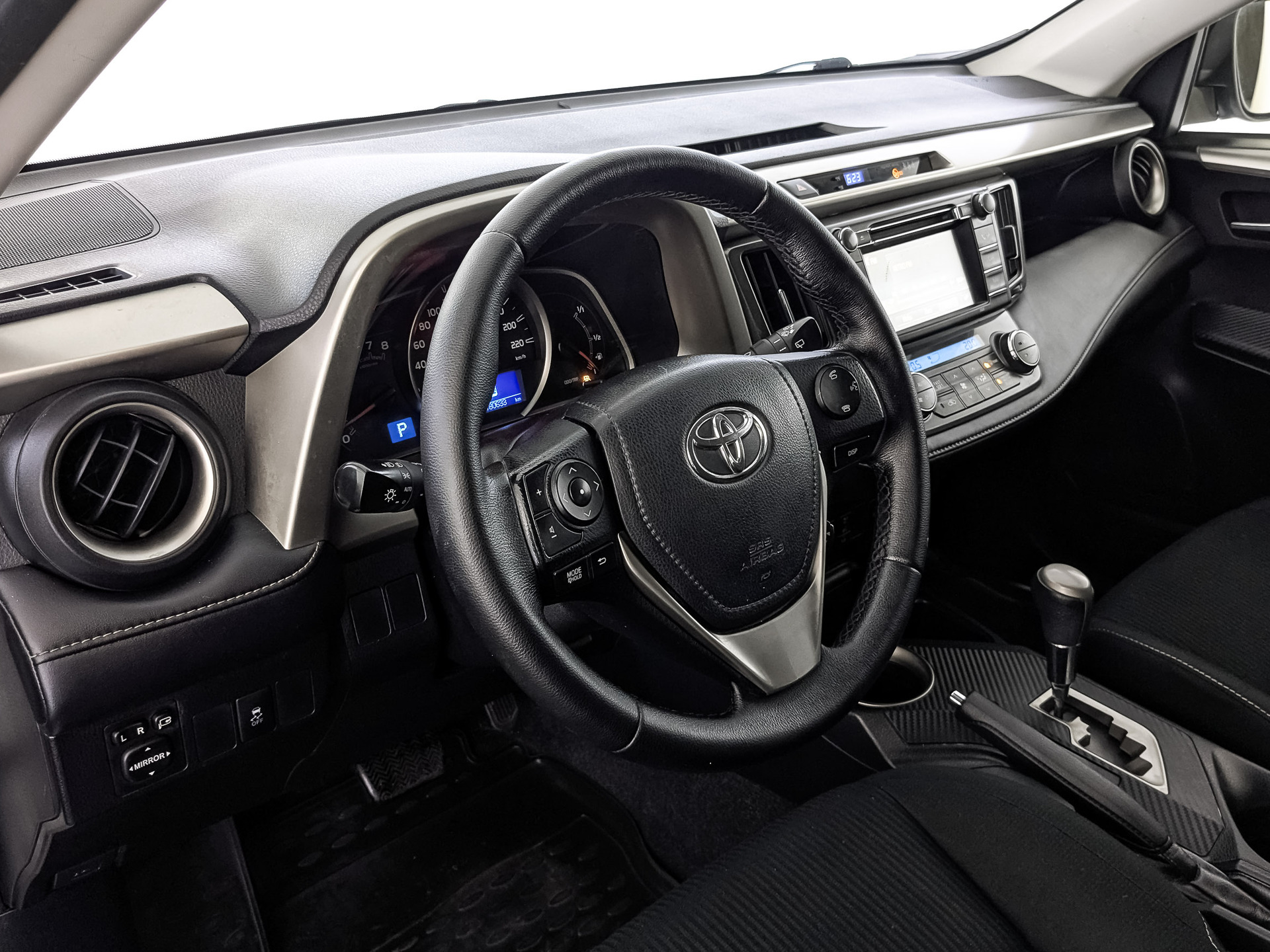 TOYOTA Rav-4 2.00 (146 л.с), автомат, 2015, пробег 180 630 км