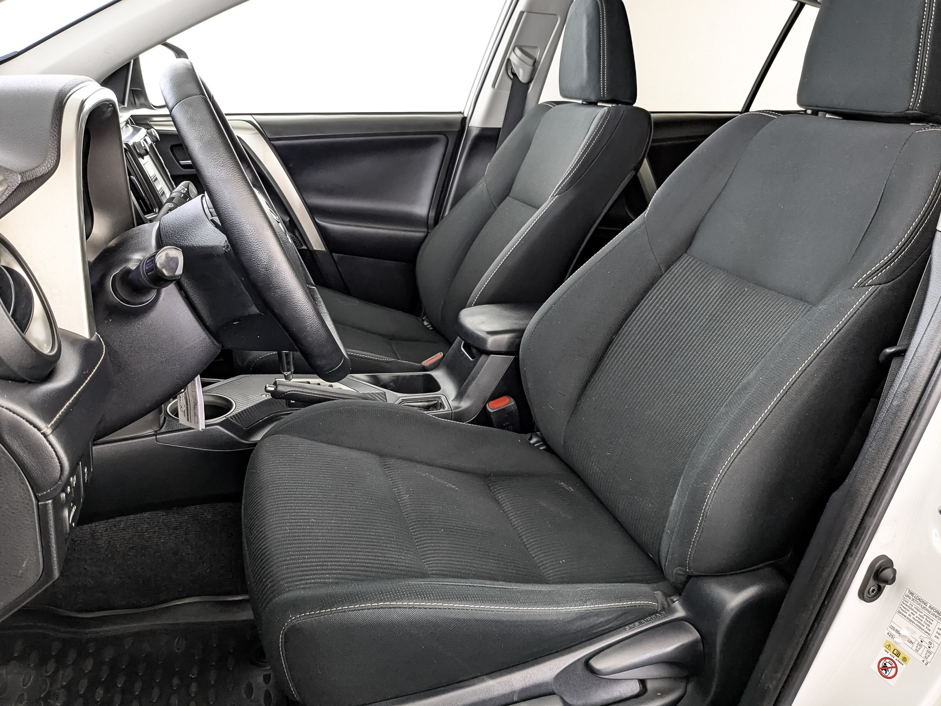TOYOTA Rav-4 2.00 (146 л.с), автомат, 2015, пробег 180 630 км