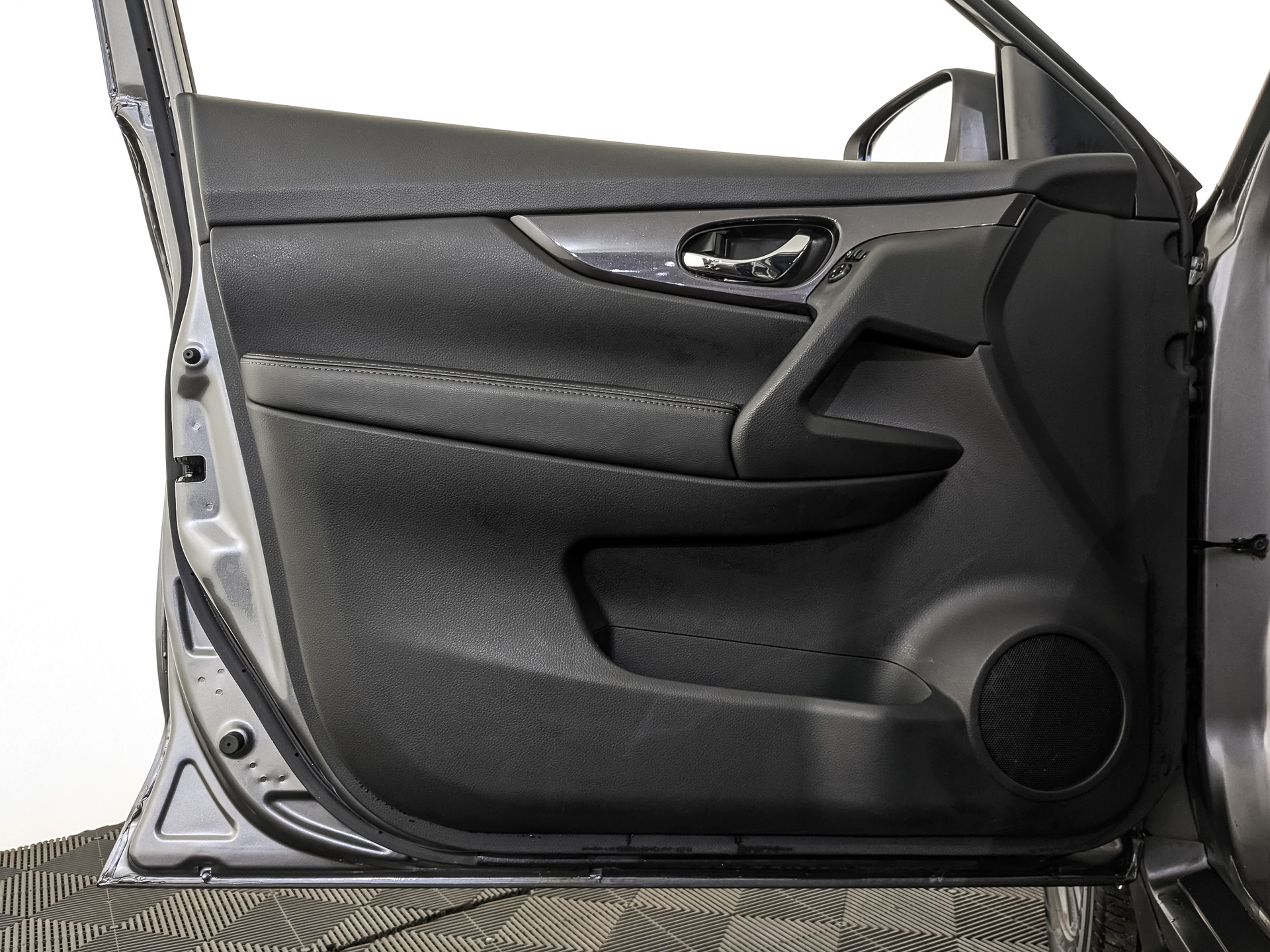 NISSAN X-Trail 2.50 (171 л.с), автомат, 2021, пробег 95 941 км