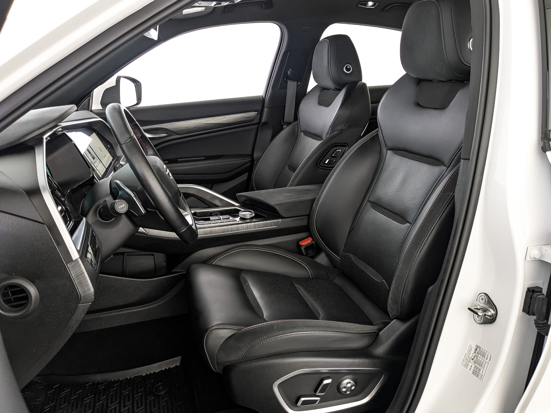 GEELY Tugella 2.00 (199 л.с), автомат, 2024, пробег 70 180 км