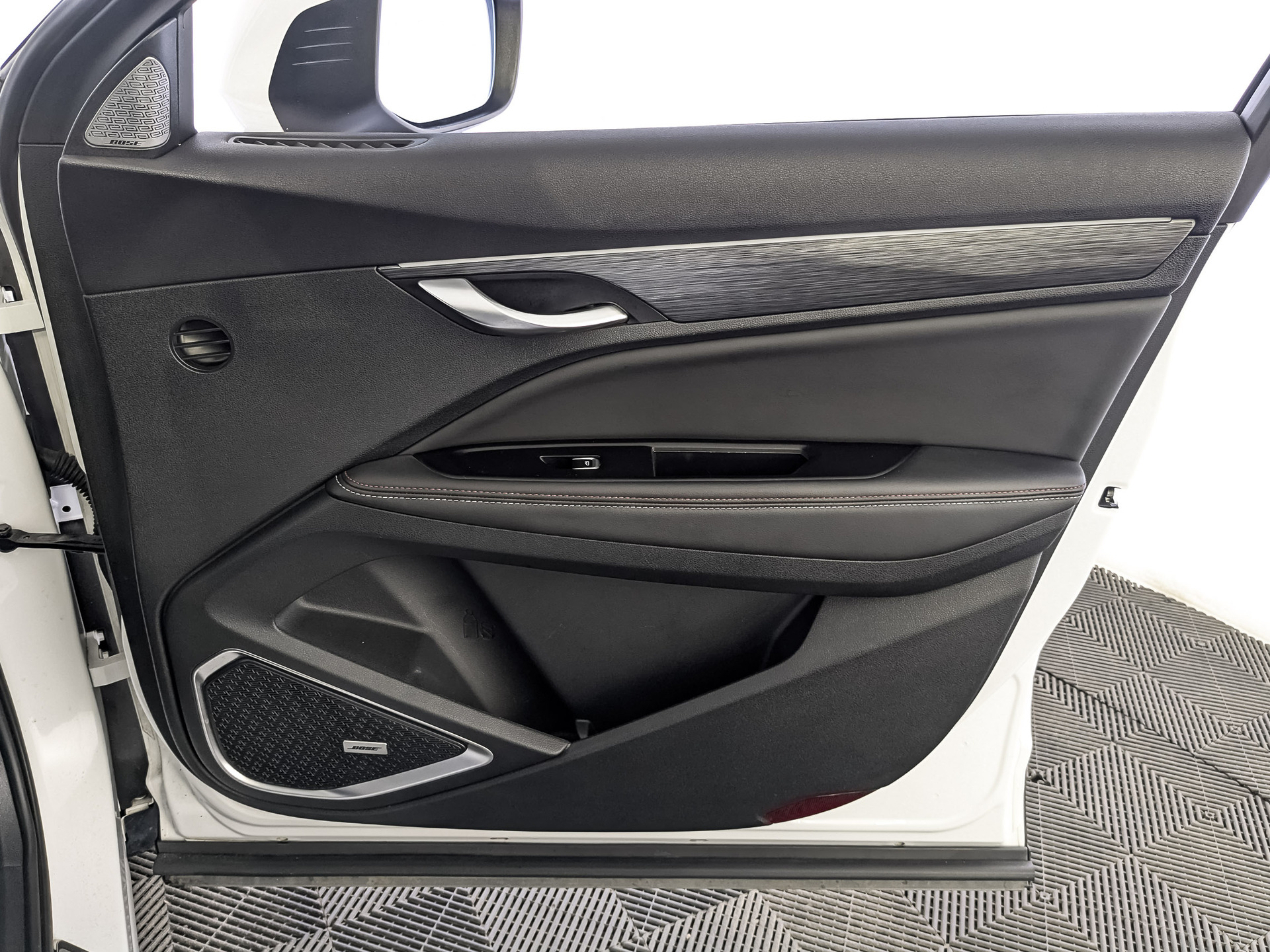GEELY Tugella 2.00 (199 л.с), автомат, 2024, пробег 70 180 км