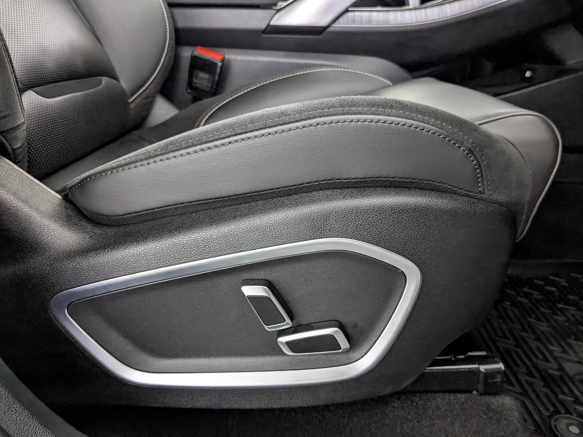 GEELY Tugella 2.00 (199 л.с), автомат, 2024, пробег 70 180 км