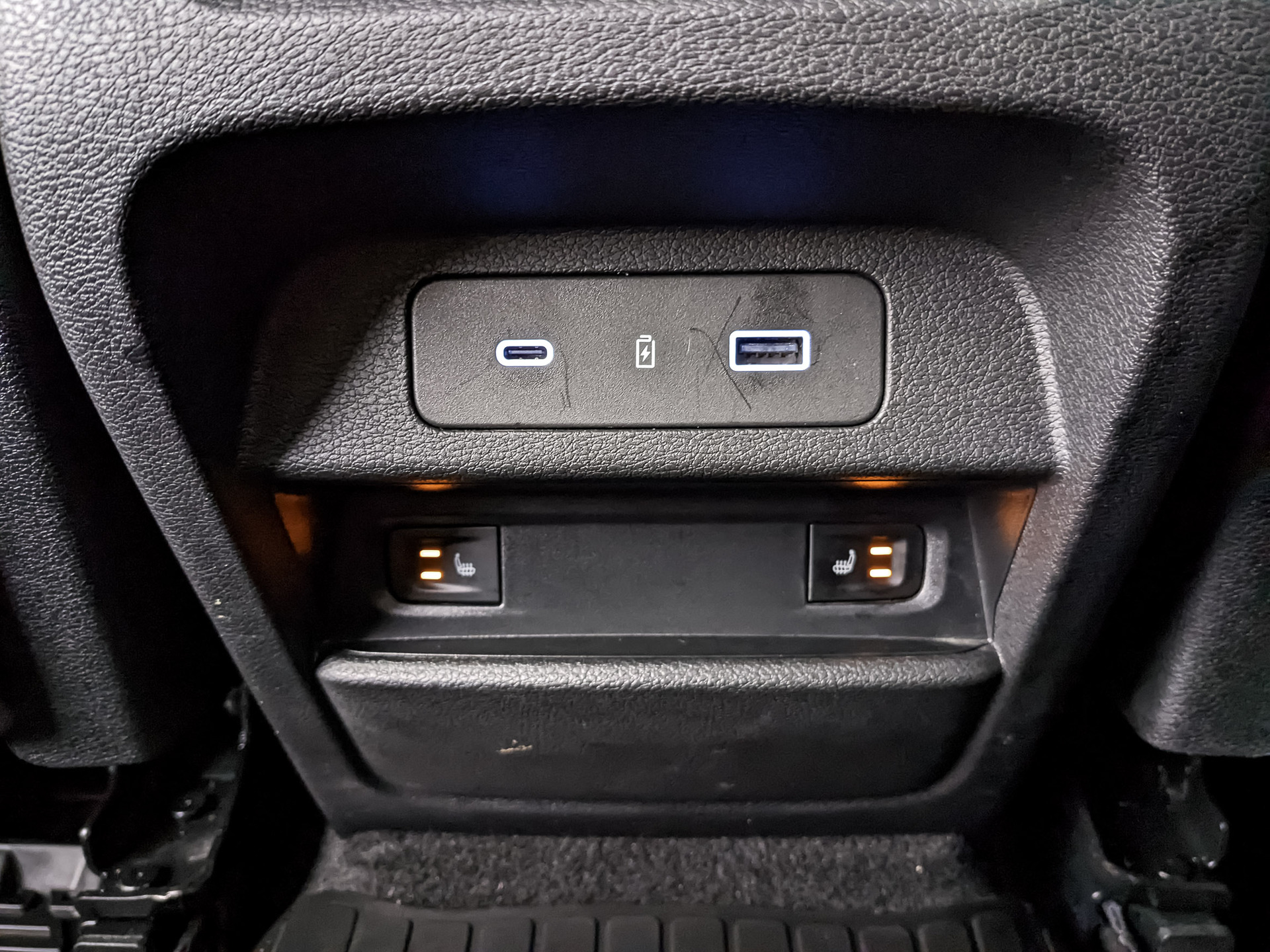GEELY Tugella 2.00 (238 л.с), автомат, 2024, пробег 22 077 км