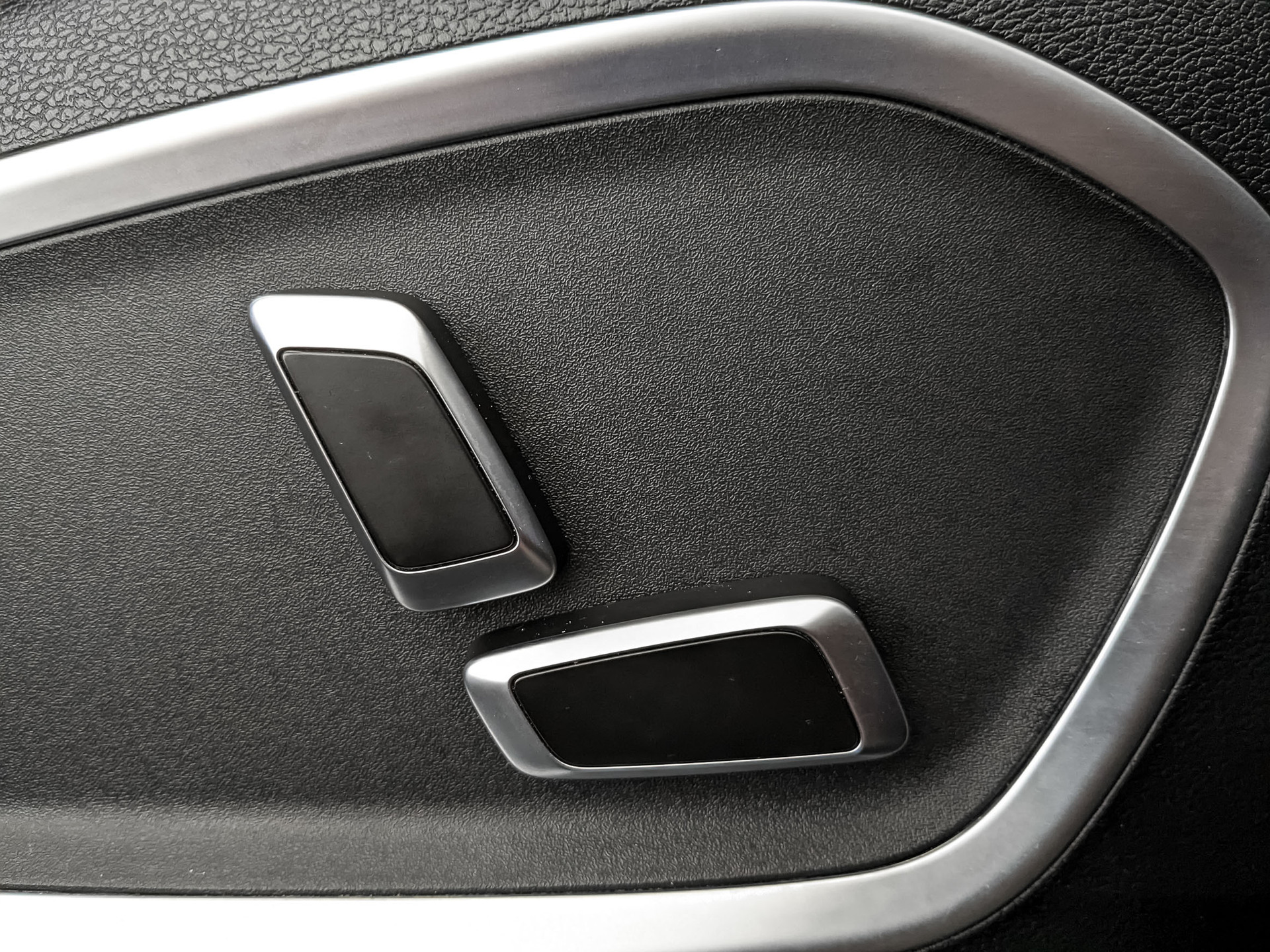 GEELY Tugella 2.00 (238 л.с), автомат, 2024, пробег 22 077 км
