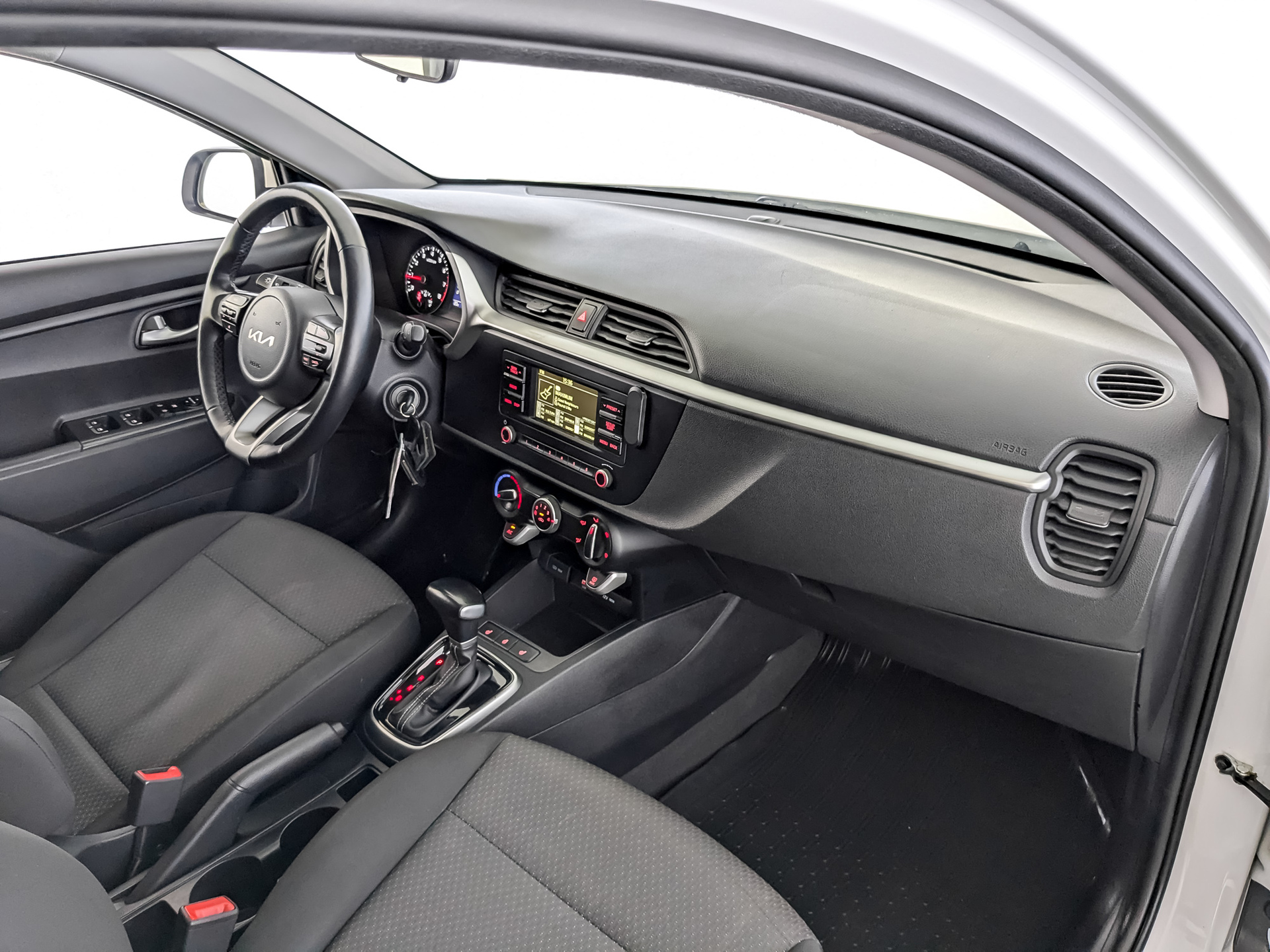 KIA Rio X 1.60 (123 л.с), автомат, 2022, пробег 102 328 км