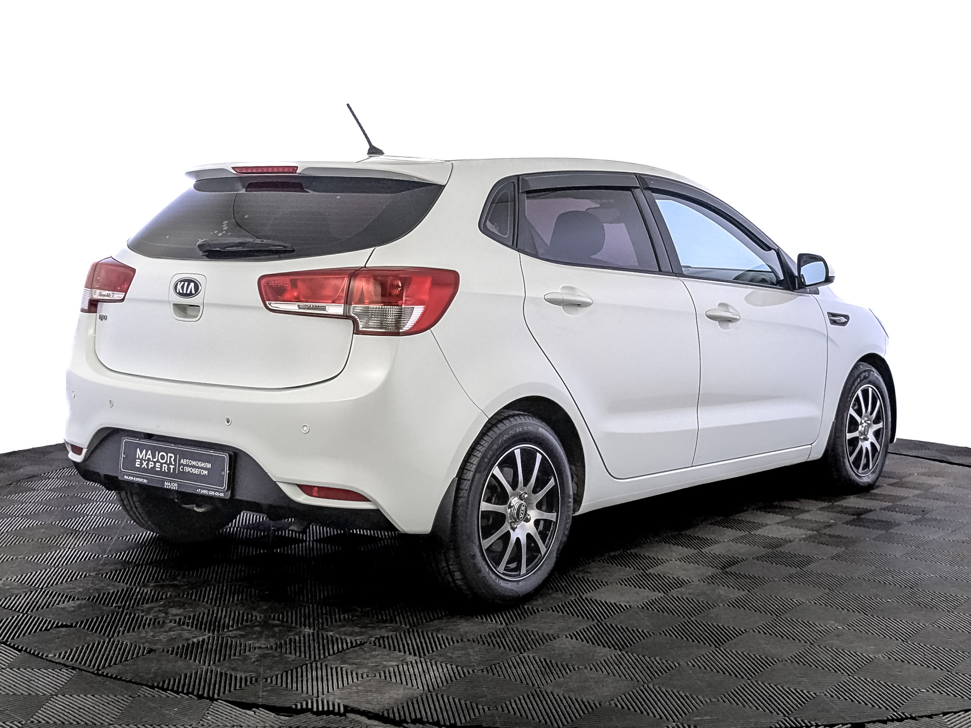 KIA Rio 1.60 (123 л.с), механическая, 2015, пробег 86 989 км