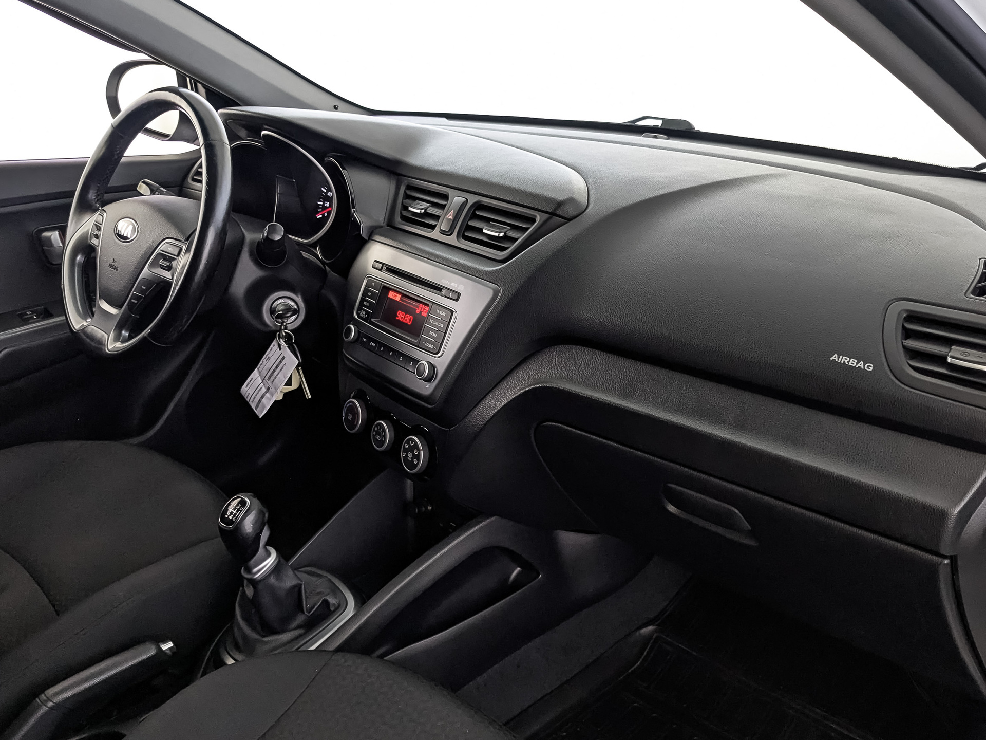 KIA Rio 1.60 (123 л.с), механическая, 2015, пробег 86 989 км