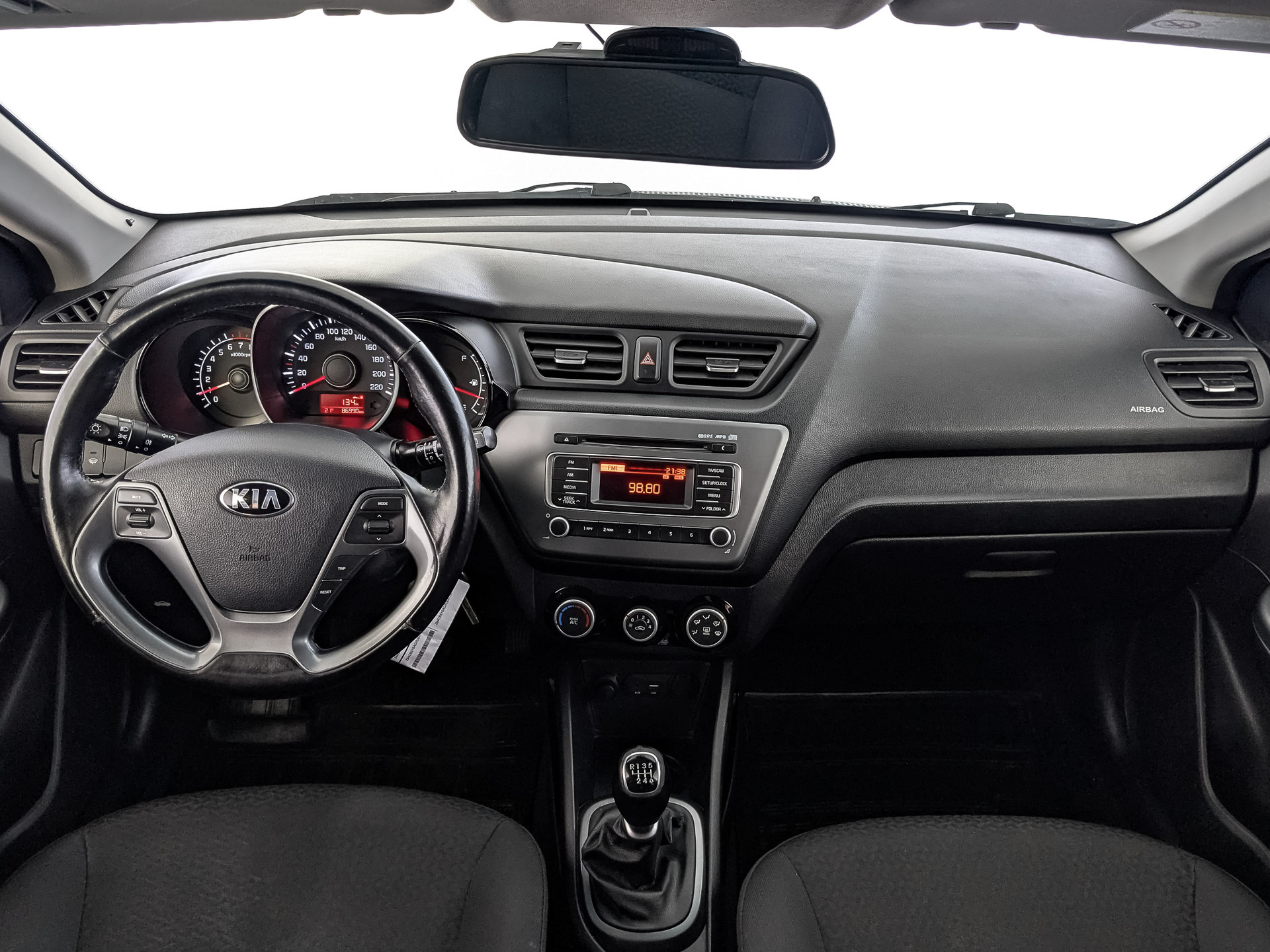 KIA Rio 1.60 (123 л.с), механическая, 2015, пробег 86 989 км