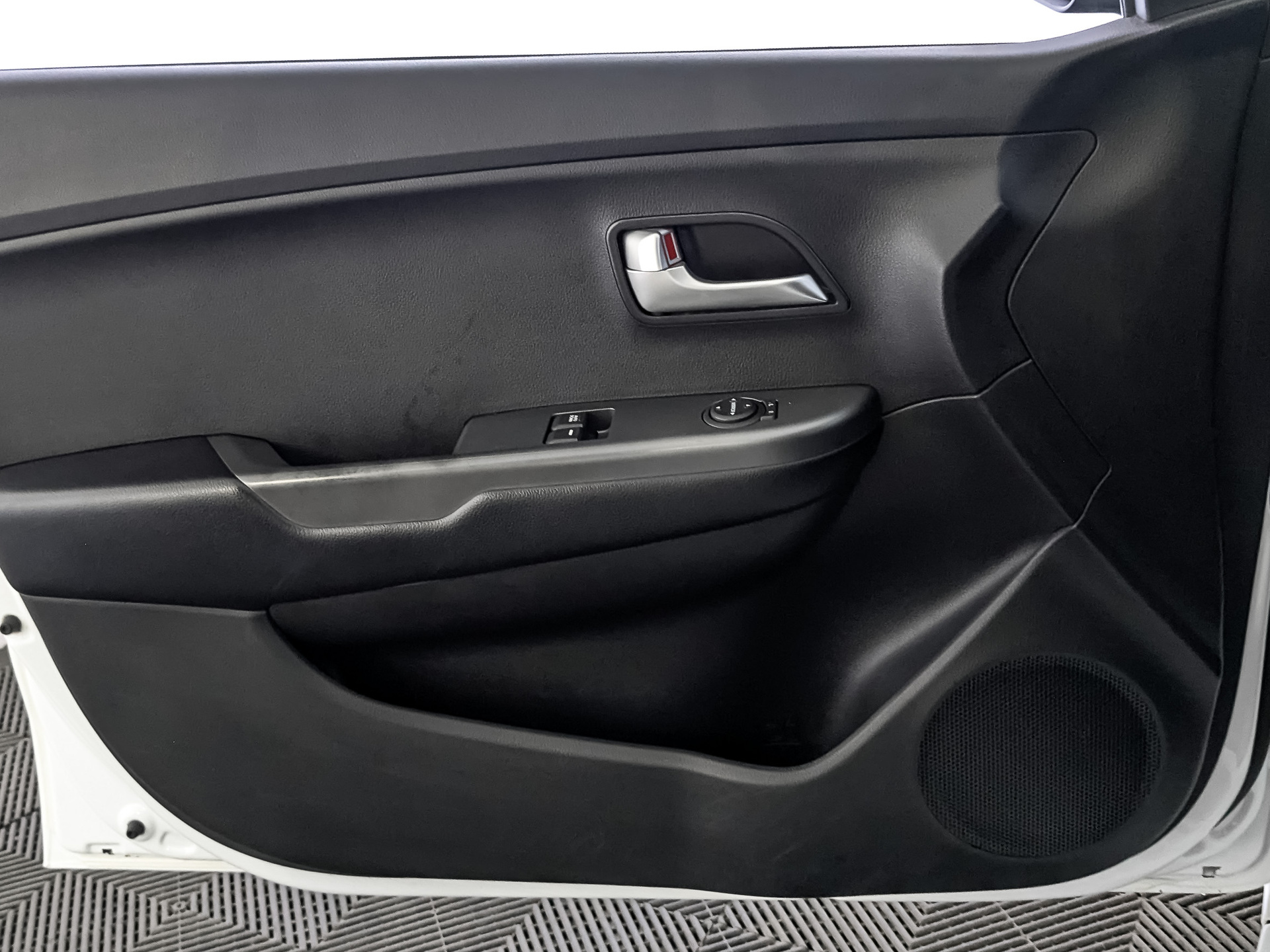 KIA Rio 1.60 (123 л.с), механическая, 2015, пробег 86 989 км