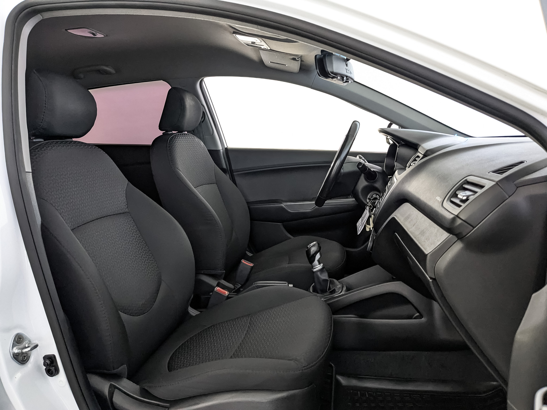 KIA Rio 1.60 (123 л.с), механическая, 2015, пробег 86 989 км