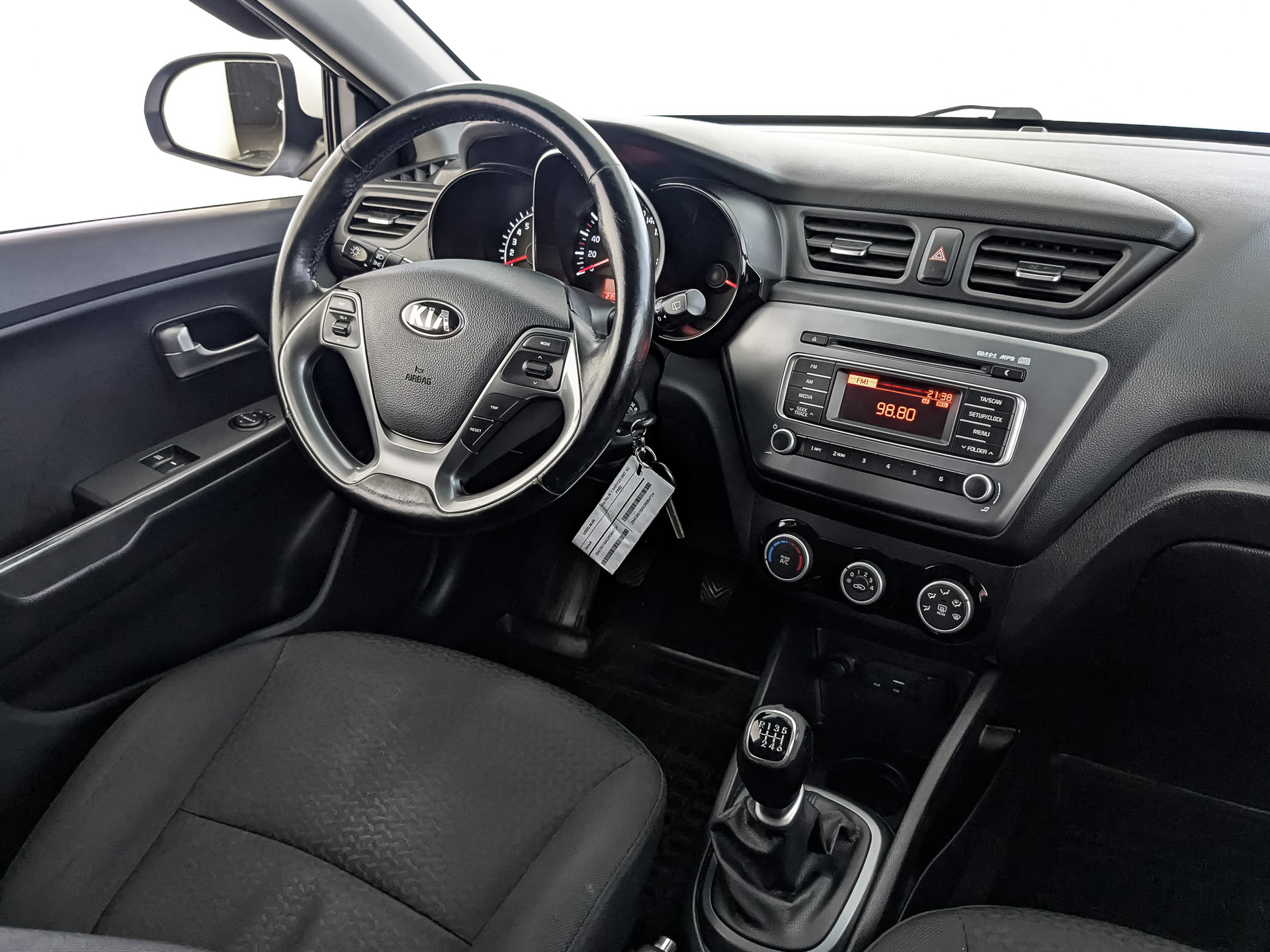 KIA Rio 1.60 (123 л.с), механическая, 2015, пробег 86 989 км