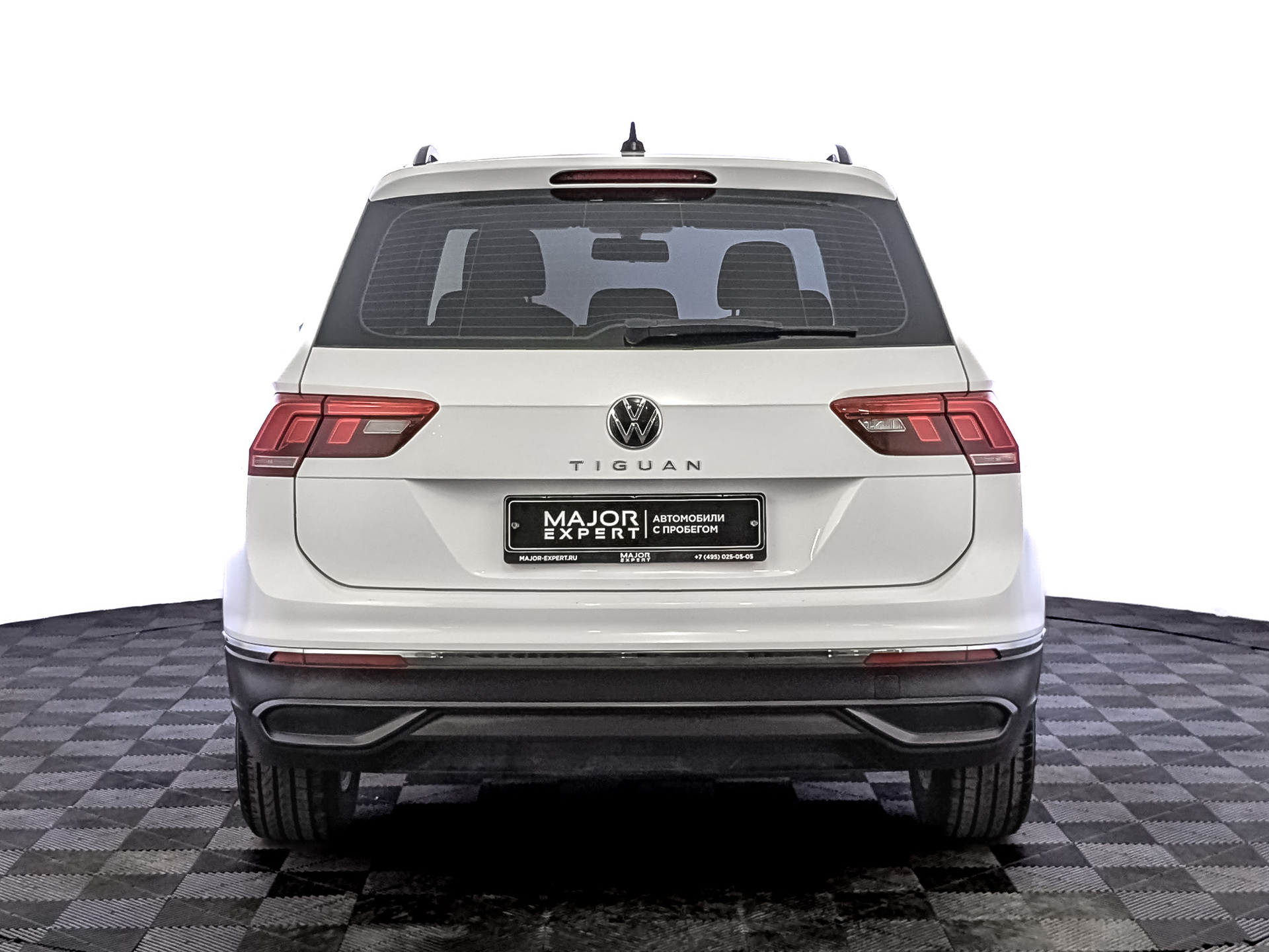 VOLKSWAGEN Tiguan 1.40 (150 л.с), автомат, 2021, пробег 65 878 км