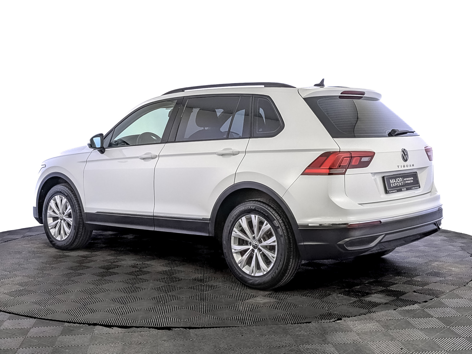 VOLKSWAGEN Tiguan 1.40 (150 л.с), автомат, 2021, пробег 65 878 км