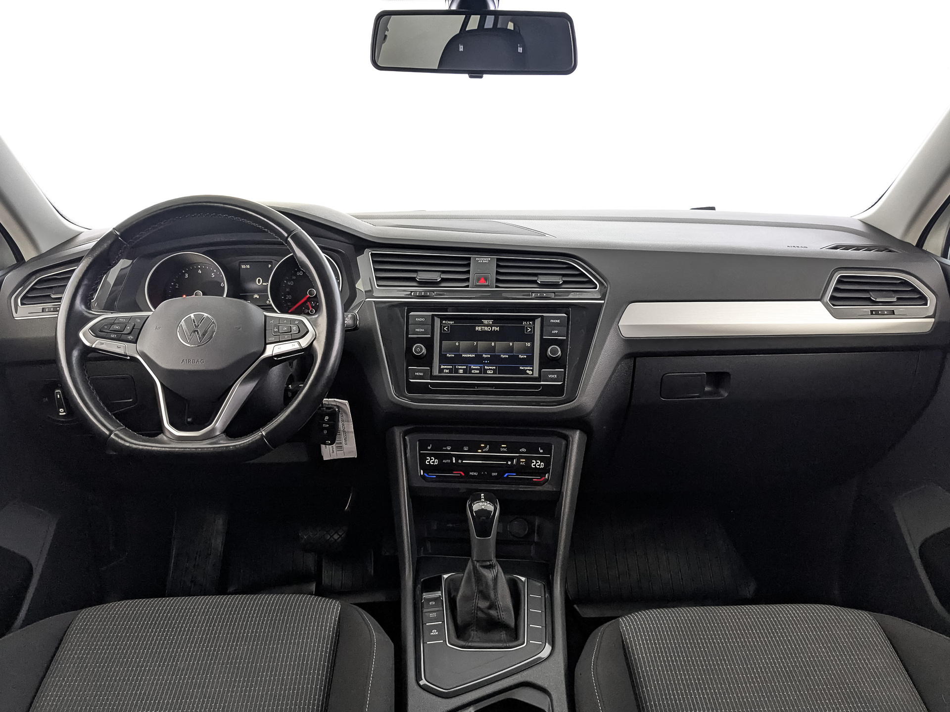 VOLKSWAGEN Tiguan 1.40 (150 л.с), автомат, 2021, пробег 65 878 км