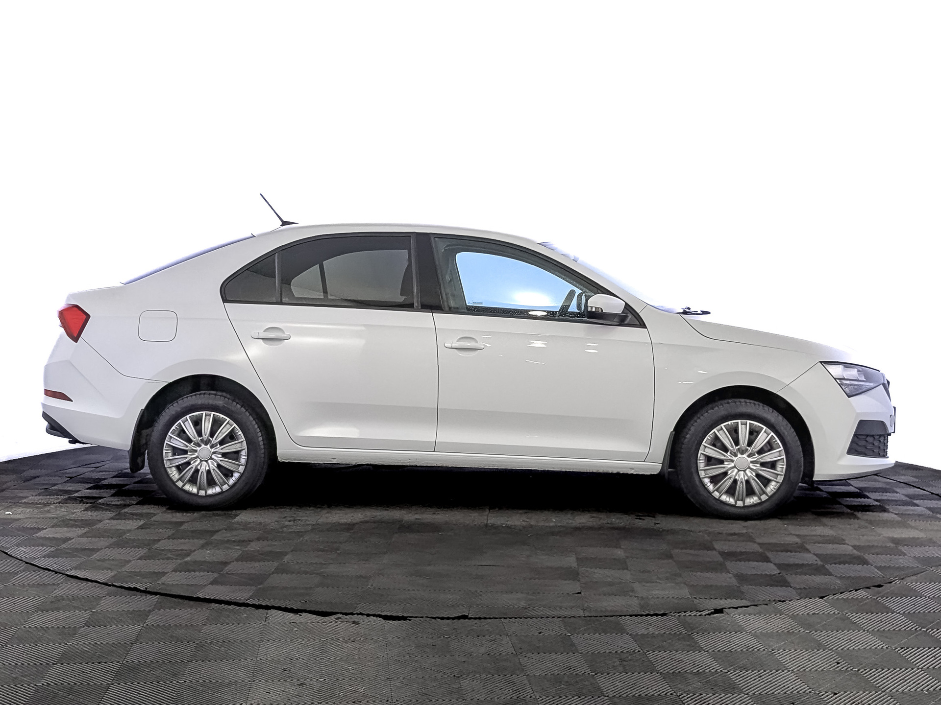 SKODA Rapid II 1.60 (90 л.с), механическая, 2021, пробег 111 000 км