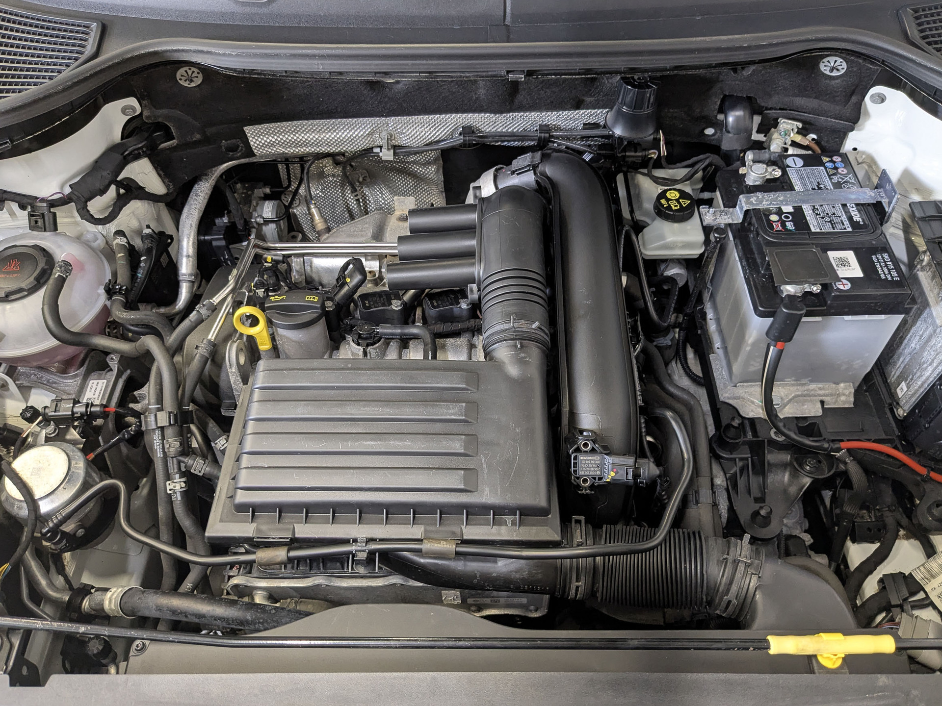 VOLKSWAGEN Taos 1.40 (150 л.с), автомат, 2022, пробег 95 360 км