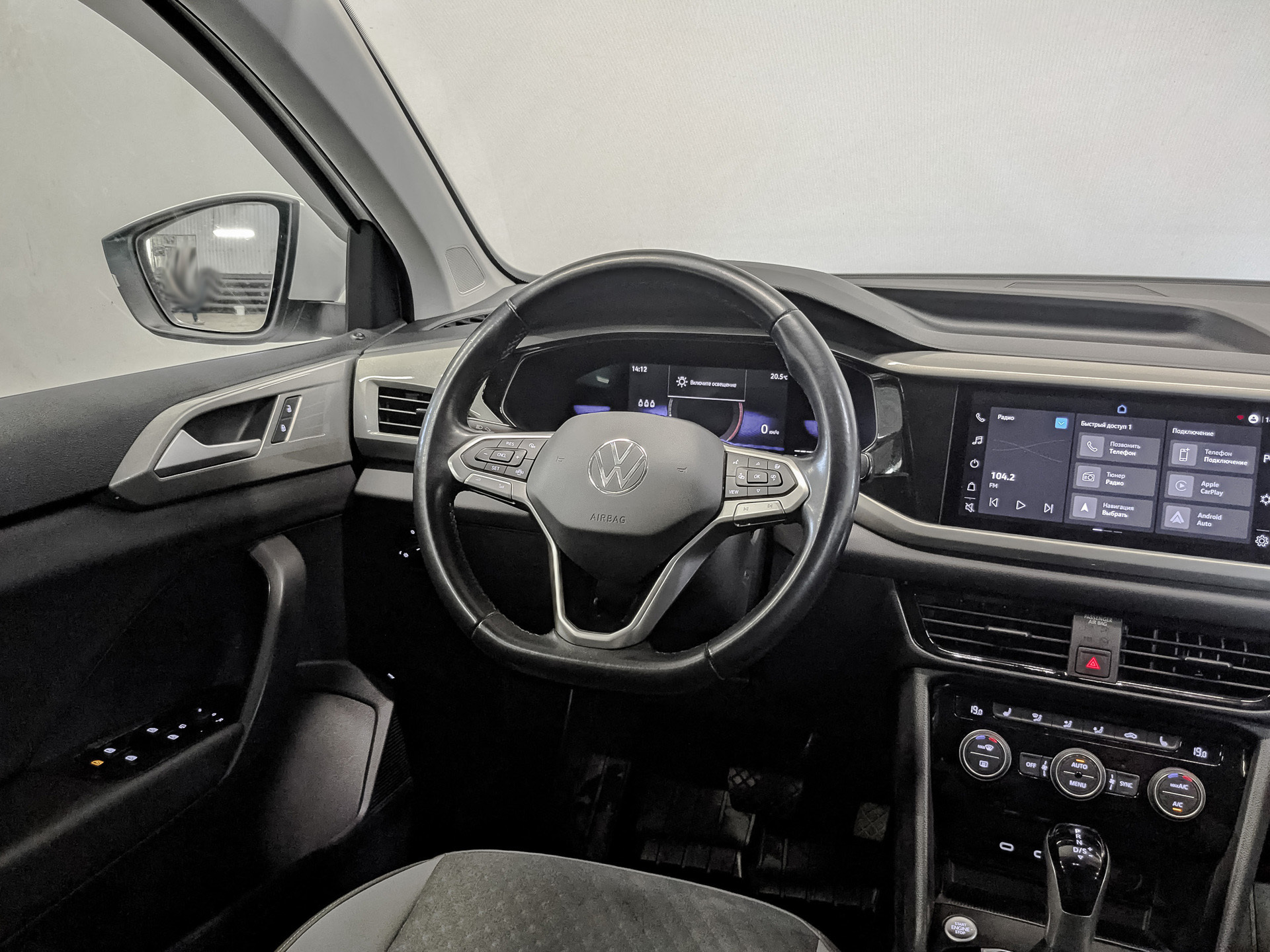 VOLKSWAGEN Taos 1.40 (150 л.с), автомат, 2022, пробег 95 360 км