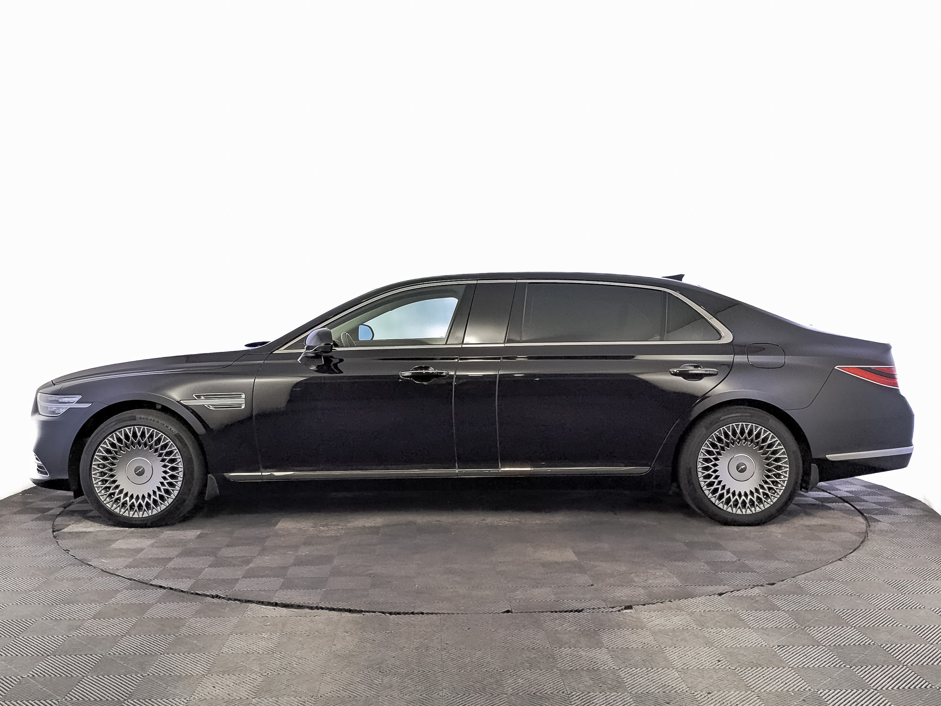 GENESIS G90 5.00 (413 л.с), автомат, 2022, пробег 55 762 км