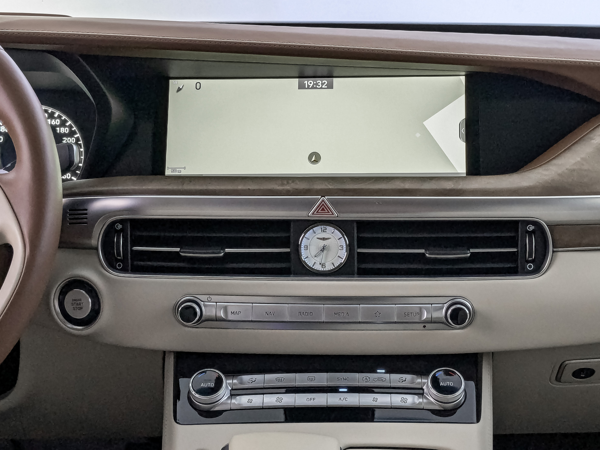 GENESIS G90 5.00 (413 л.с), автомат, 2022, пробег 55 762 км