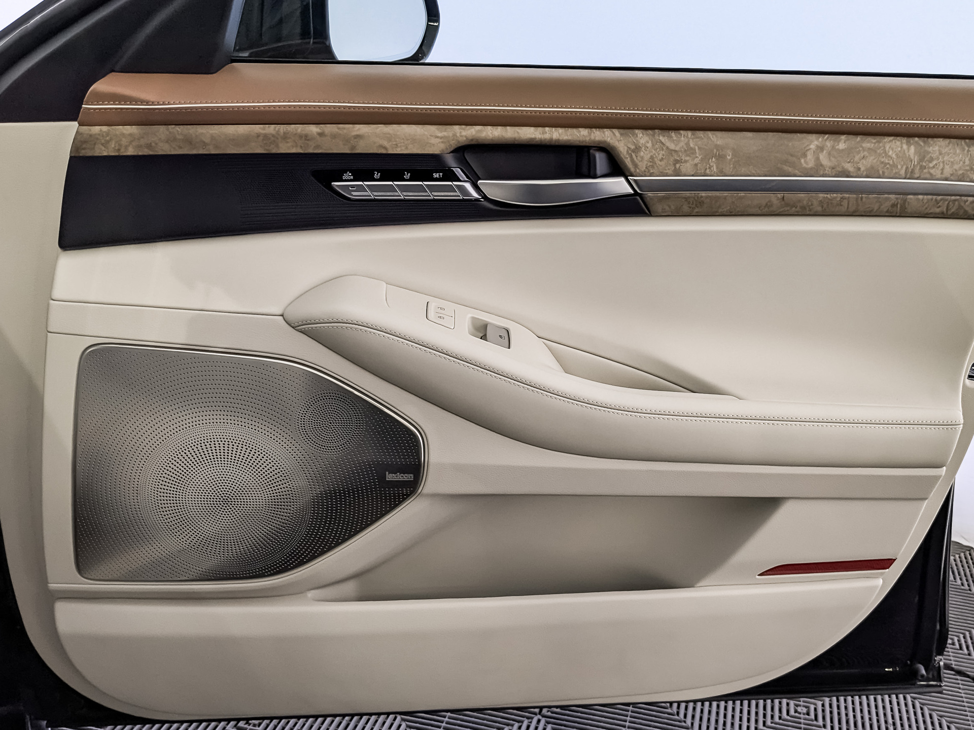 GENESIS G90 5.00 (413 л.с), автомат, 2022, пробег 55 762 км
