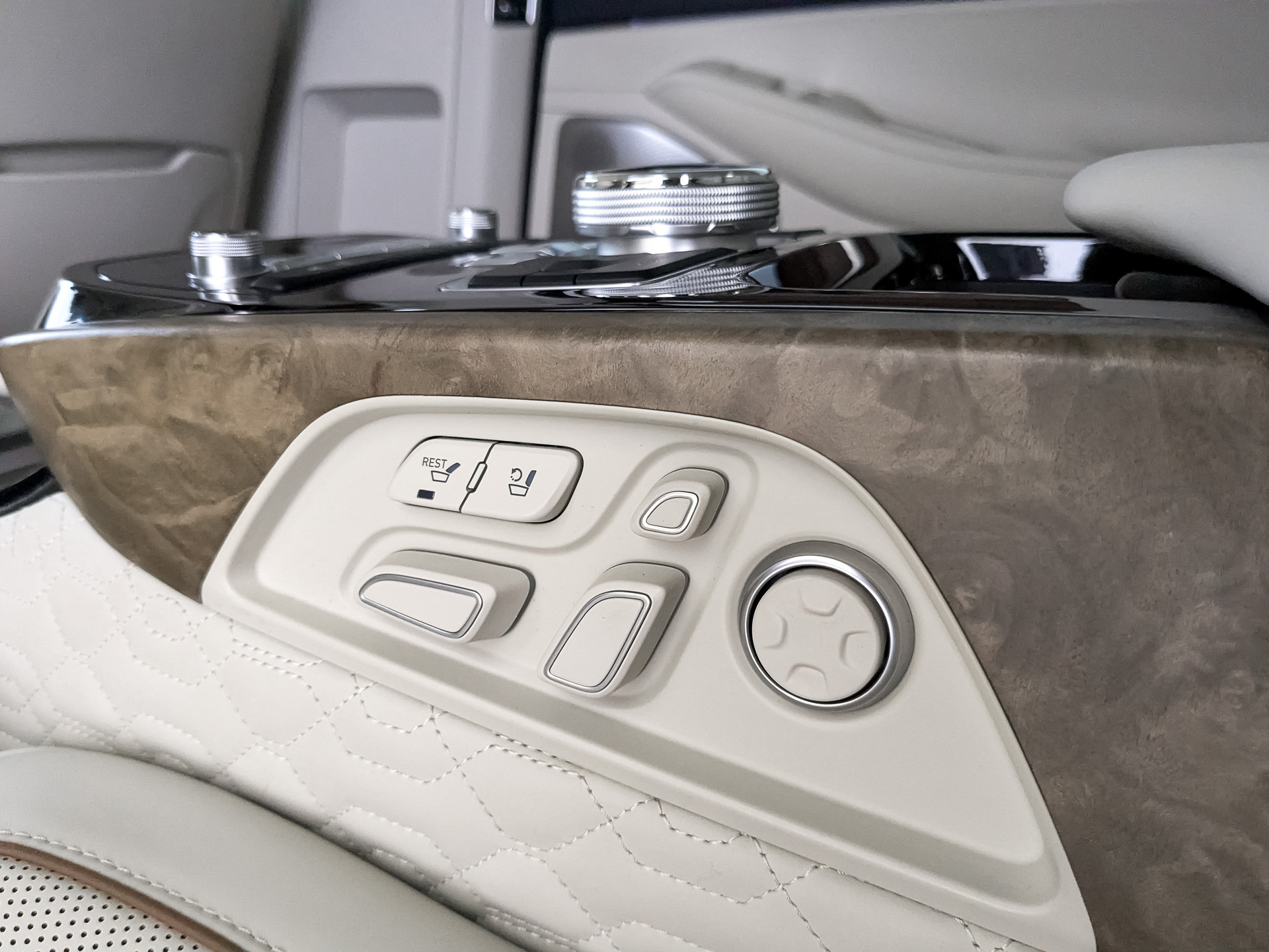 GENESIS G90 5.00 (413 л.с), автомат, 2022, пробег 55 762 км