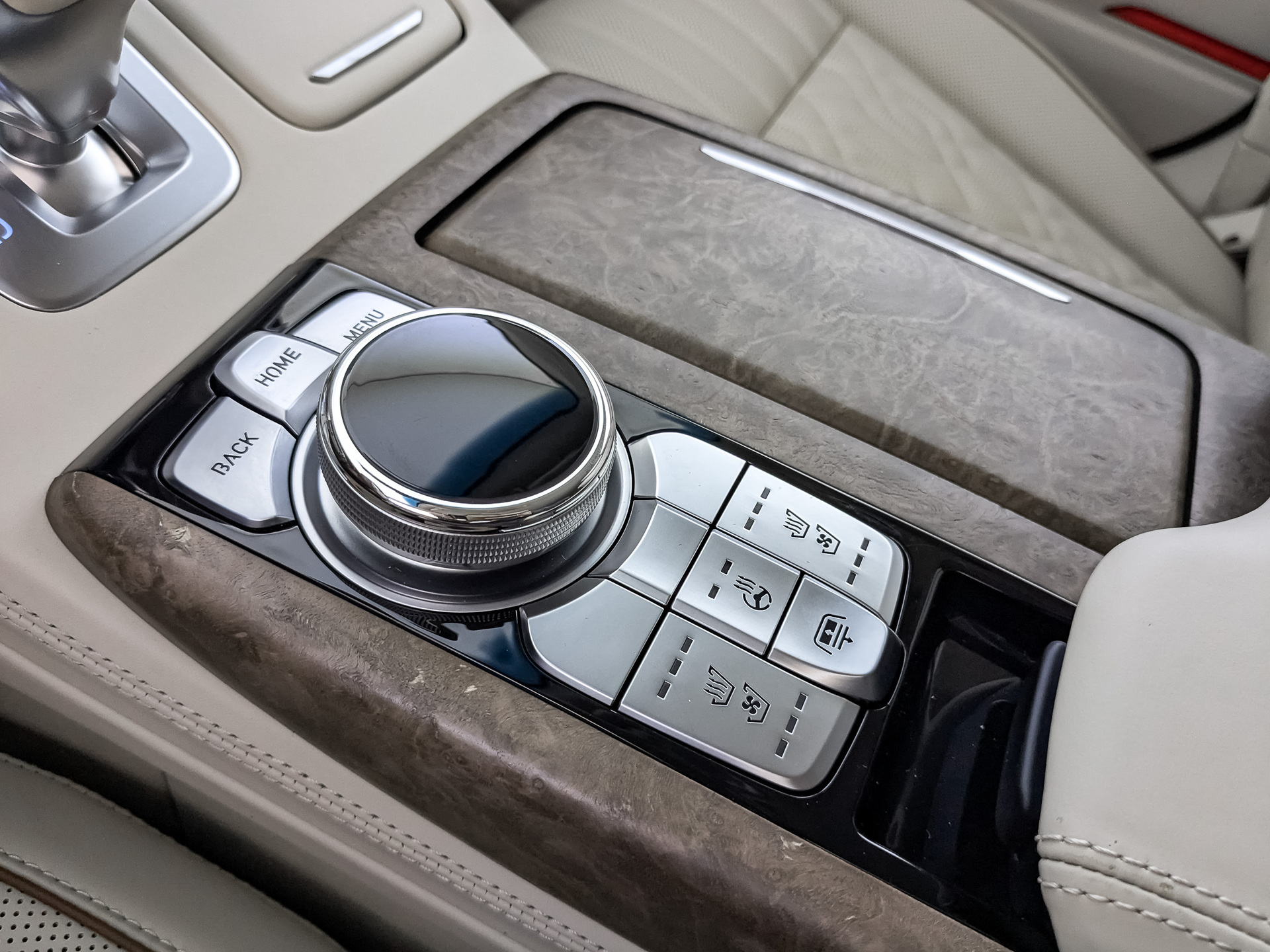 GENESIS G90 5.00 (413 л.с), автомат, 2022, пробег 55 762 км