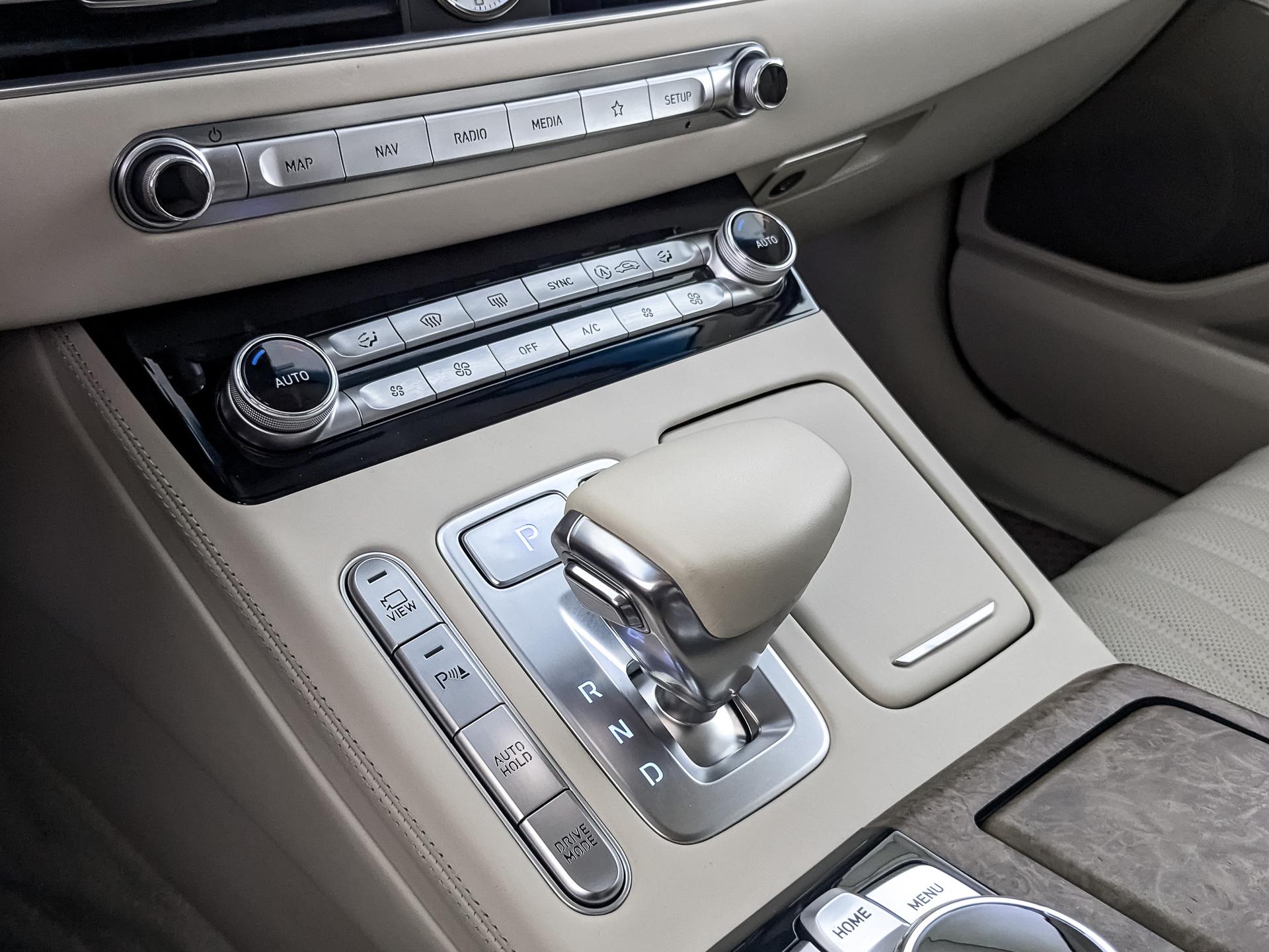 GENESIS G90 5.00 (413 л.с), автомат, 2022, пробег 55 762 км
